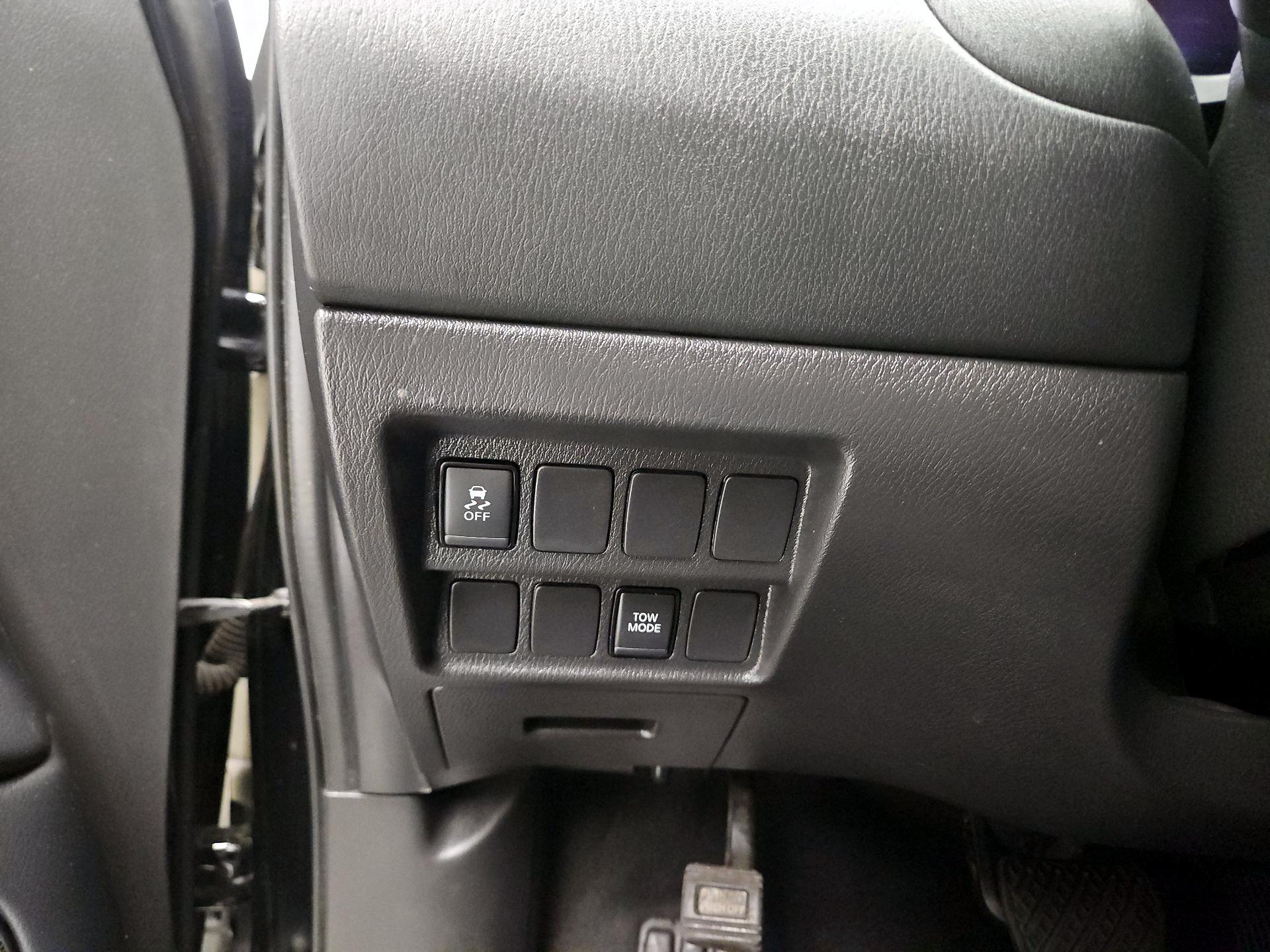 Thumbnail: 2020 Nissan Pathfinder - 13