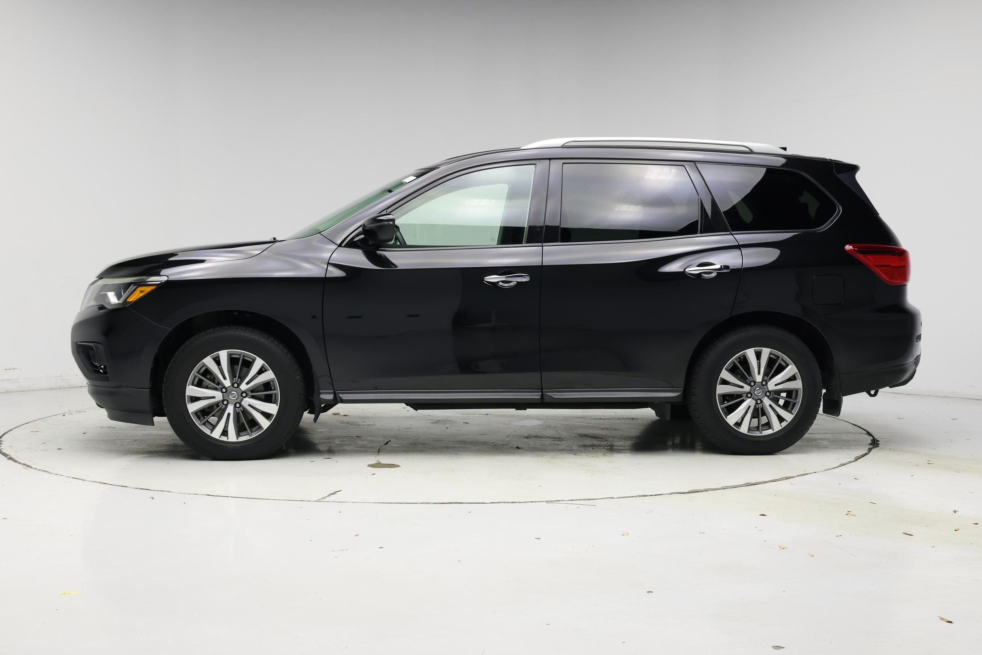 Thumbnail: 2020 Nissan Pathfinder - 3