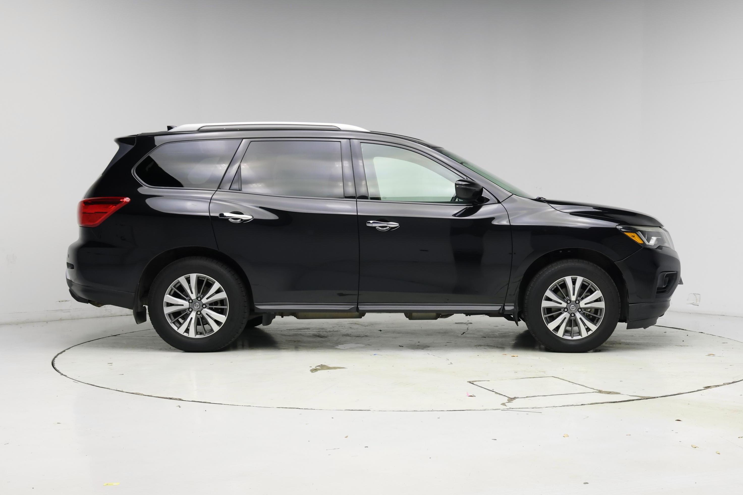 Thumbnail: 2020 Nissan Pathfinder - 7