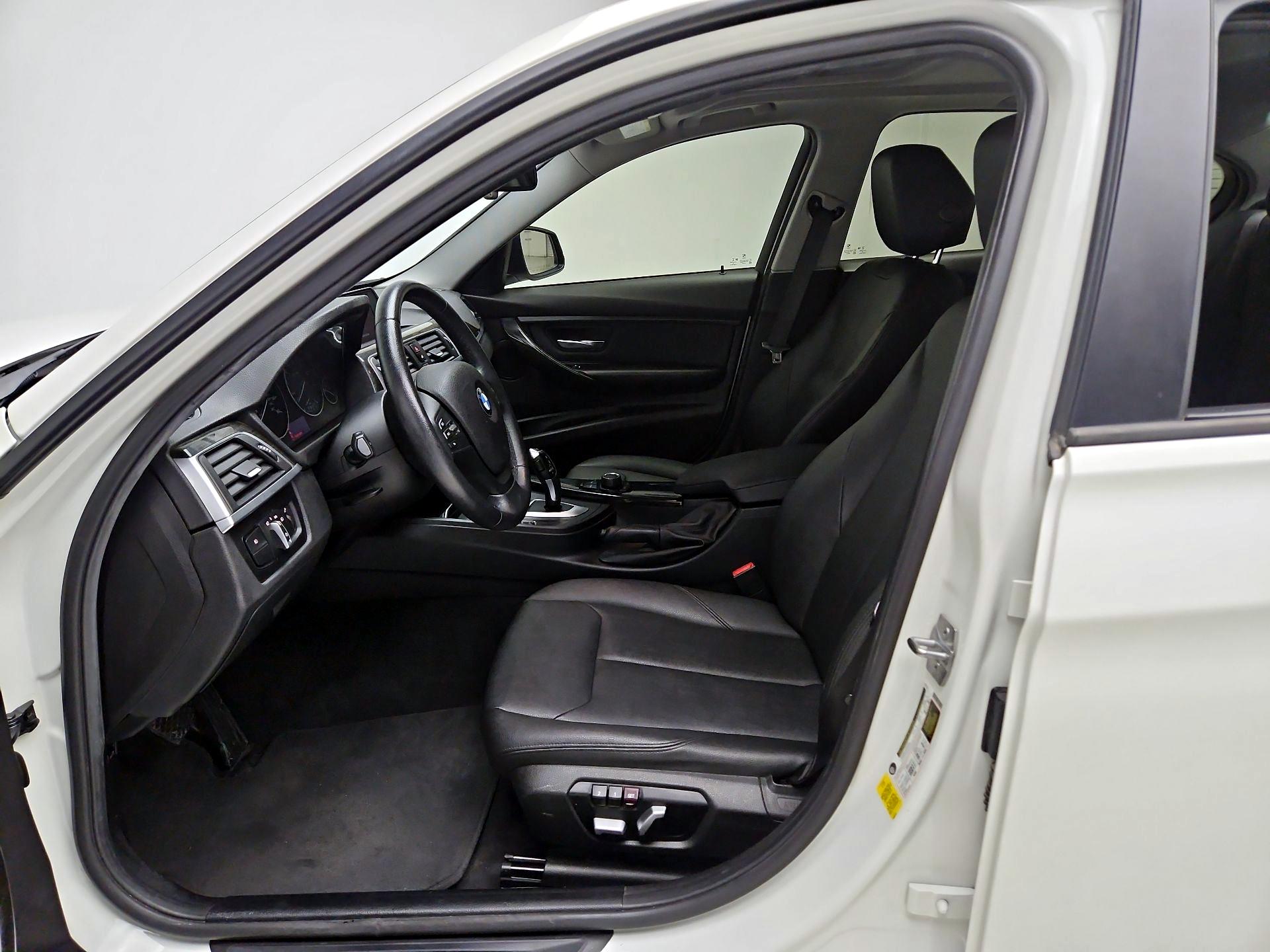 Thumbnail: 2018 BMW 3 Series - 11