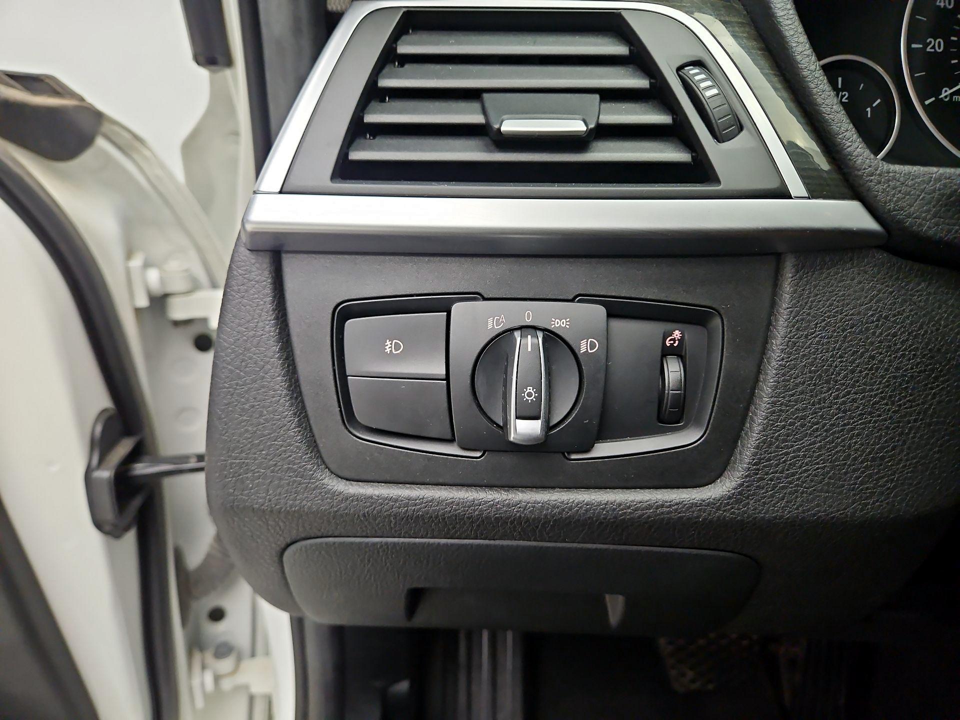 Thumbnail: 2018 BMW 3 Series - 13