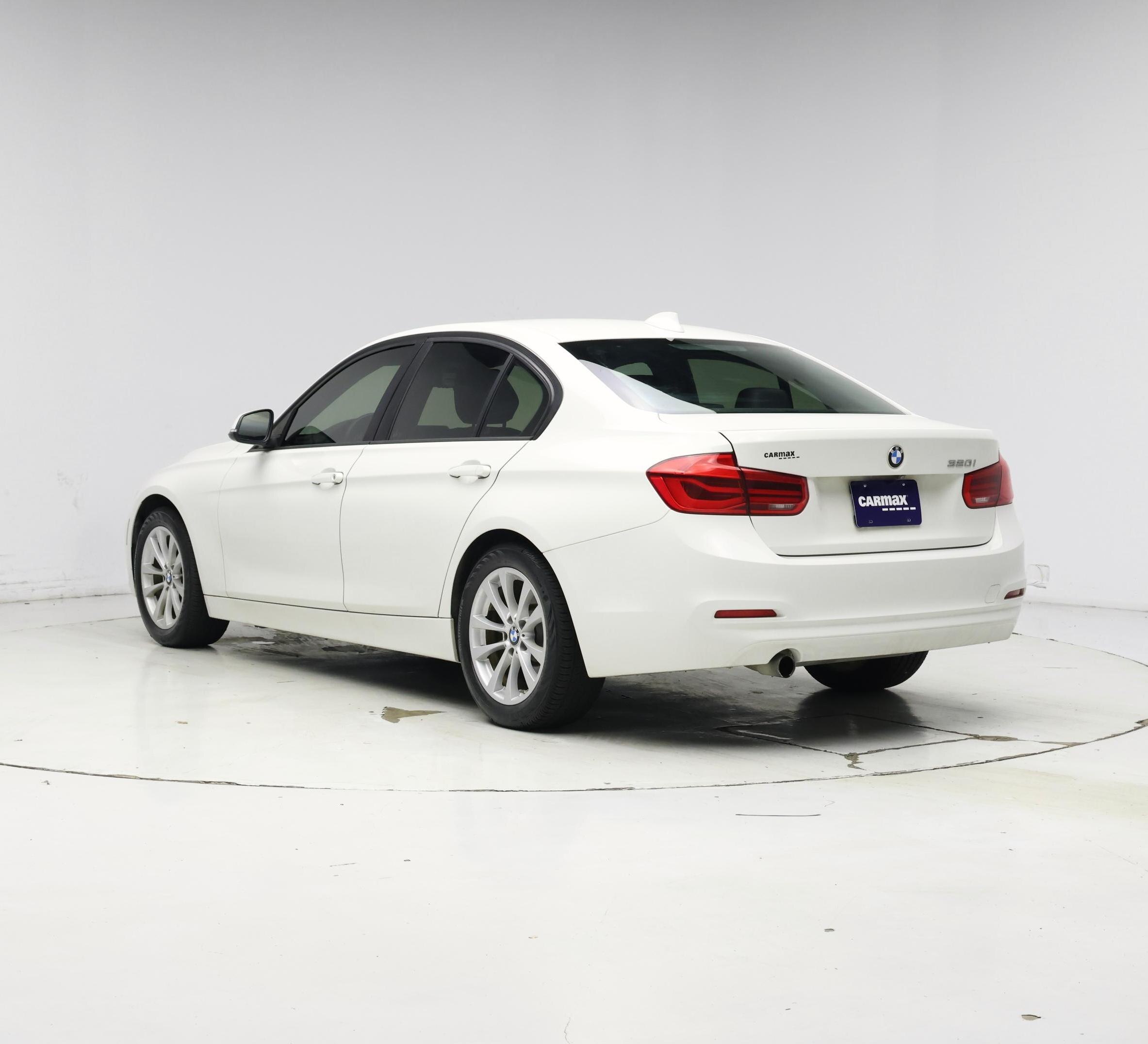 Thumbnail: 2018 BMW 3 Series - 2