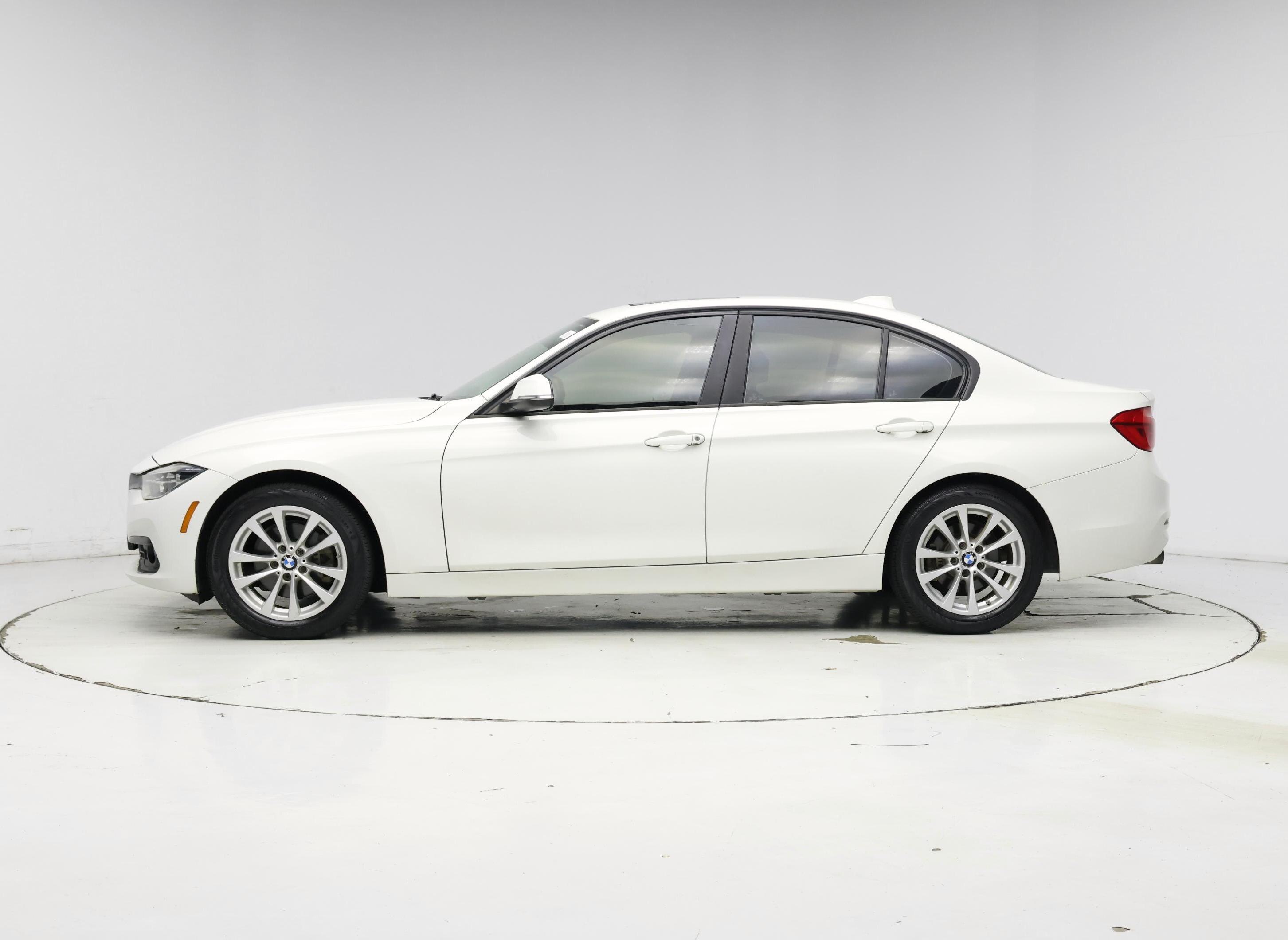 Thumbnail: 2018 BMW 3 Series - 3