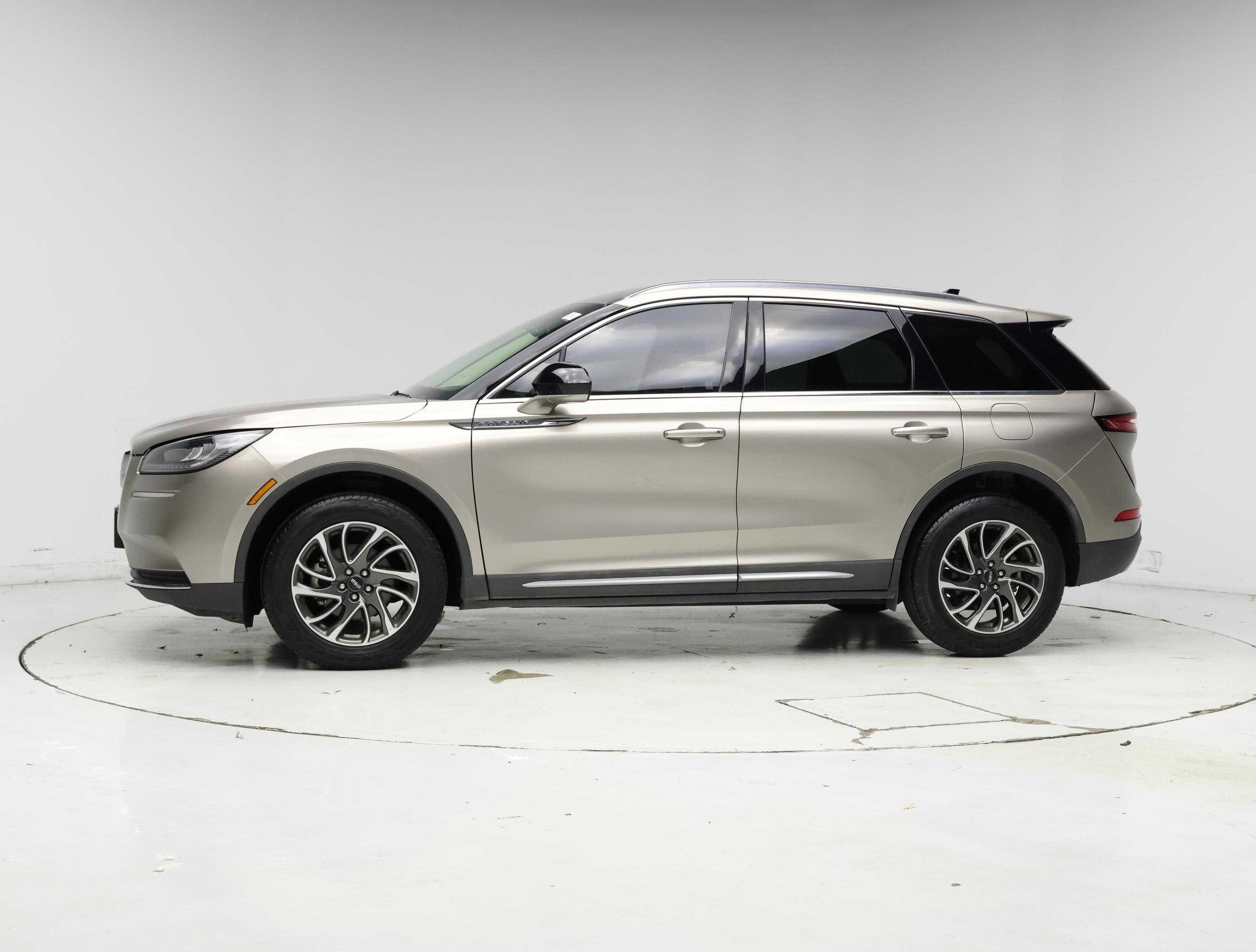 Thumbnail: 2020 Lincoln Corsair - 3