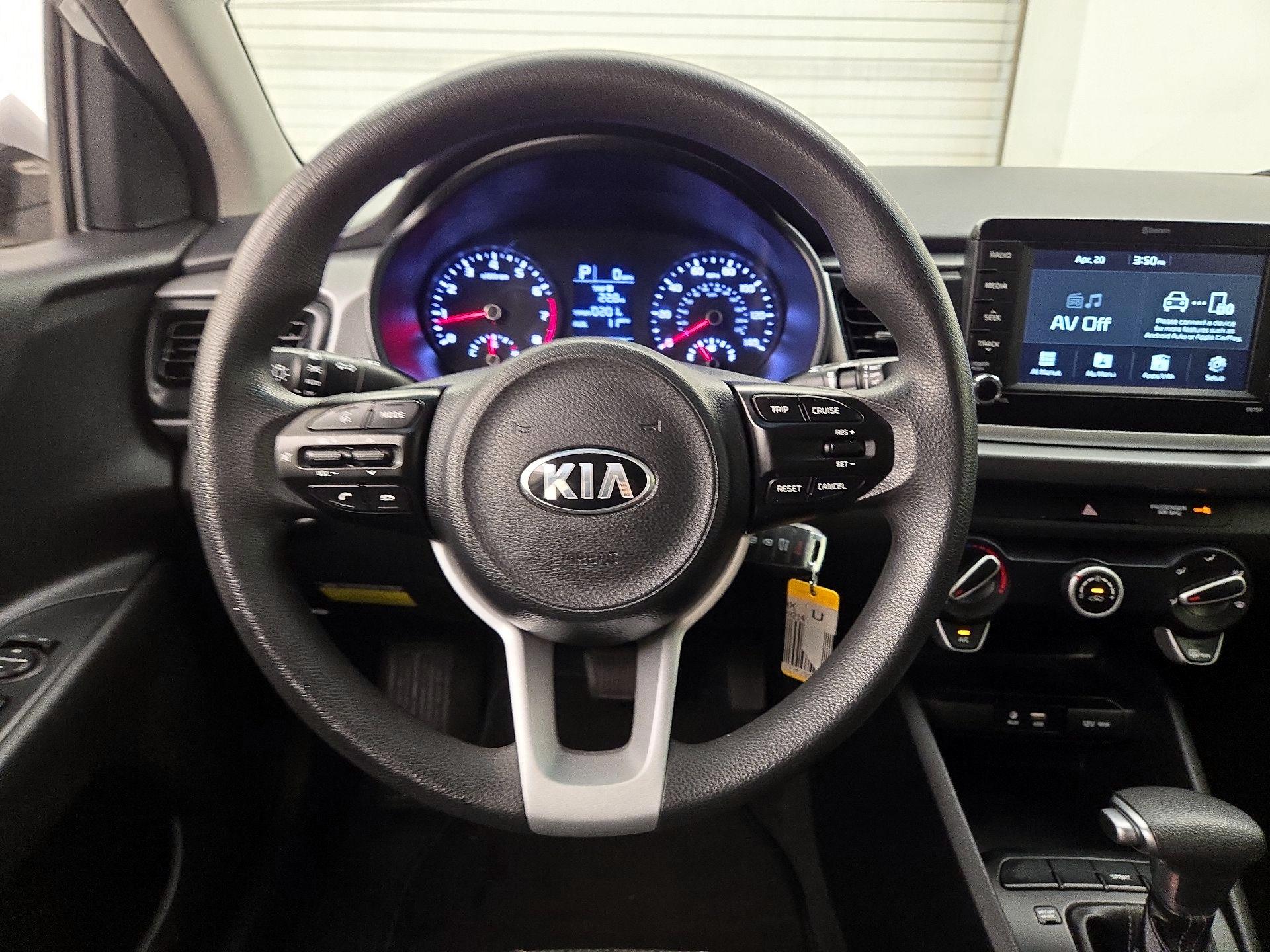 Thumbnail: 2020 Kia Rio - 10