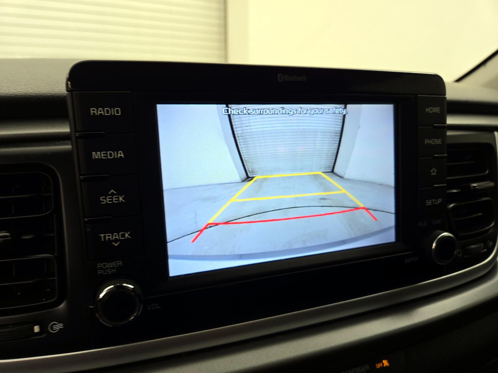 Thumbnail: 2020 Kia Rio - 14