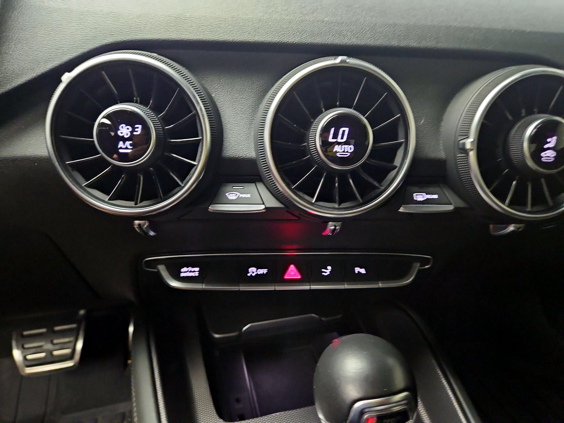 Thumbnail: 2016 Audi TT - 17