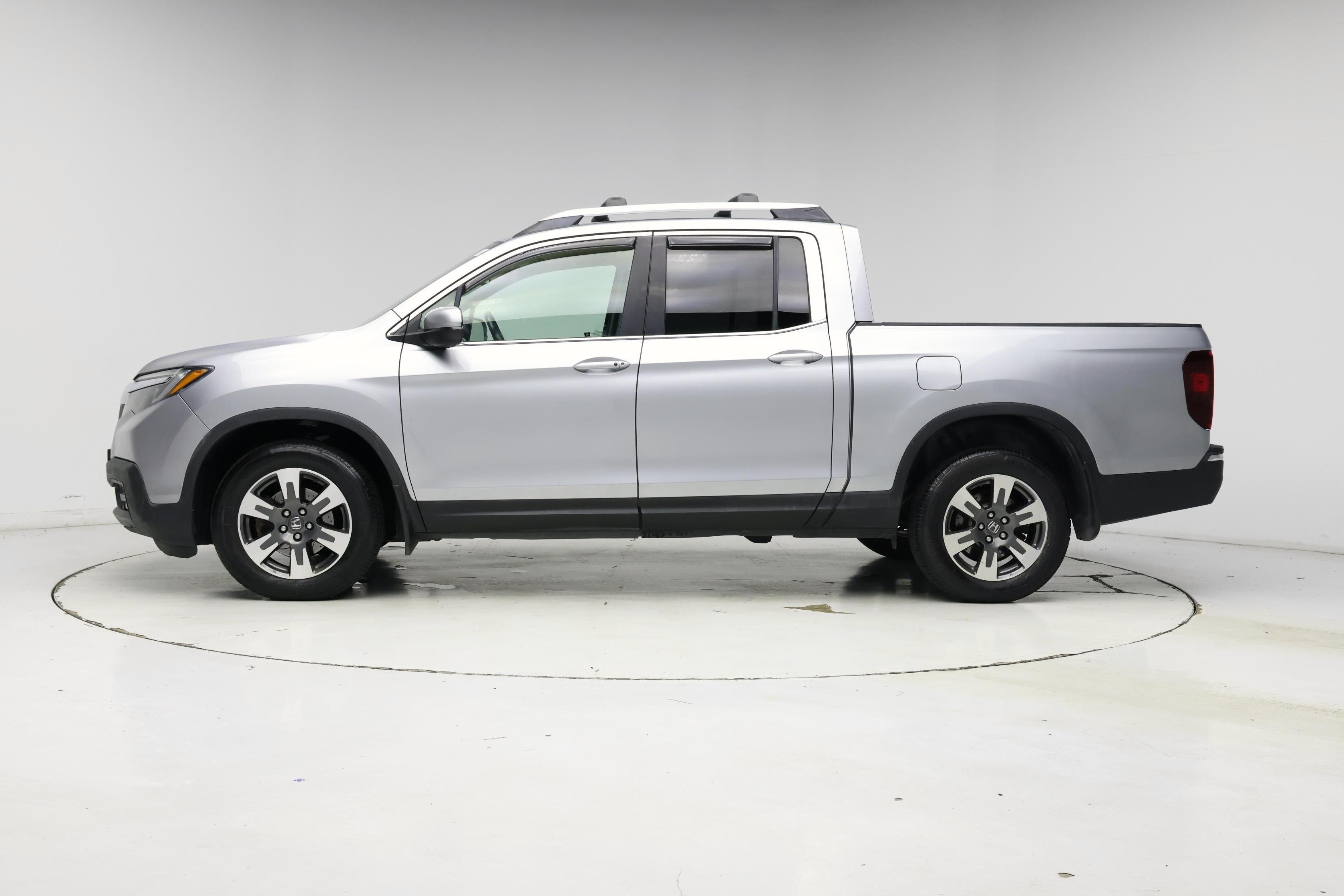 Thumbnail: 2017 Honda Ridgeline - 3