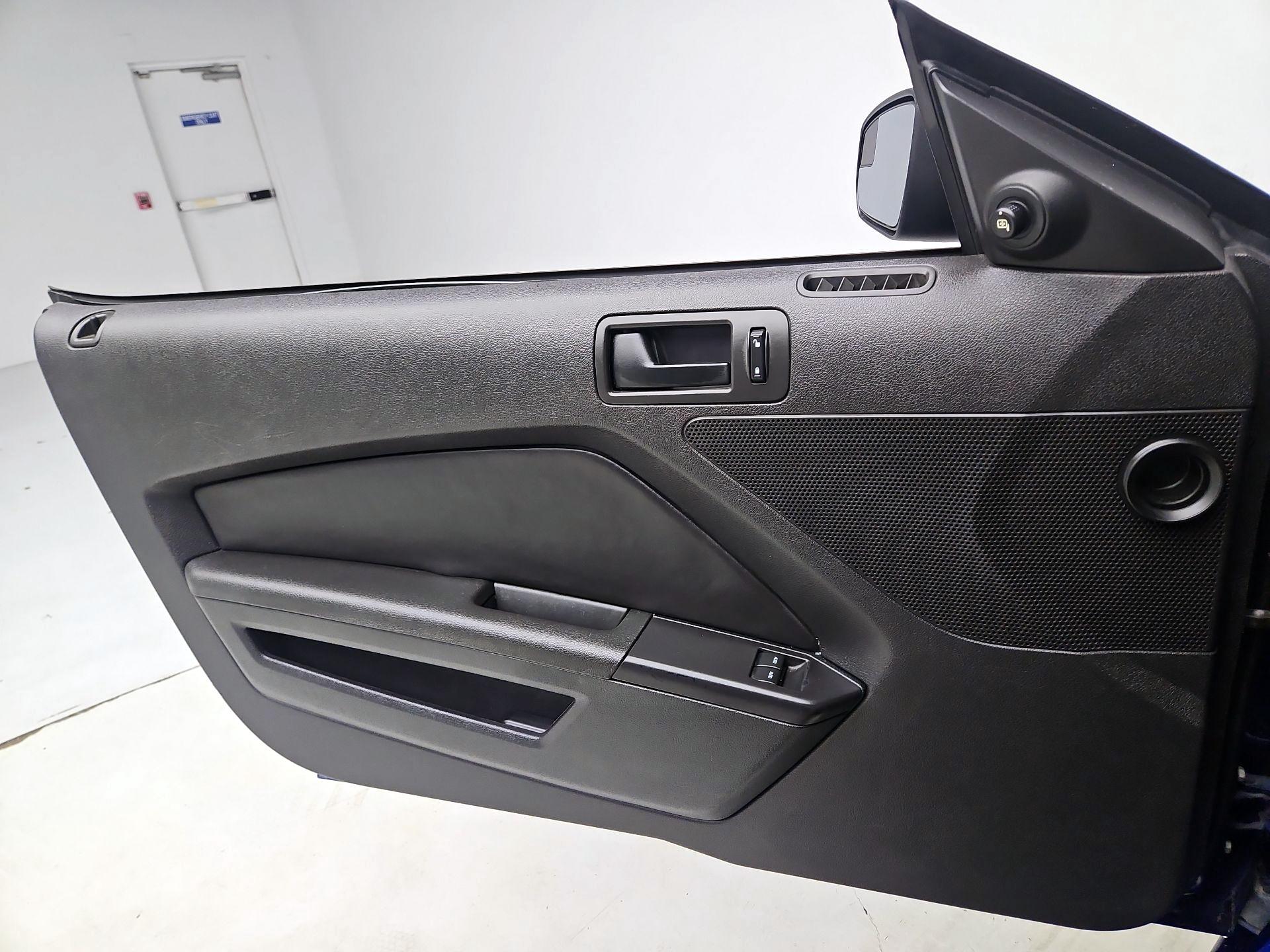 Thumbnail: 2014 Ford Mustang - 12