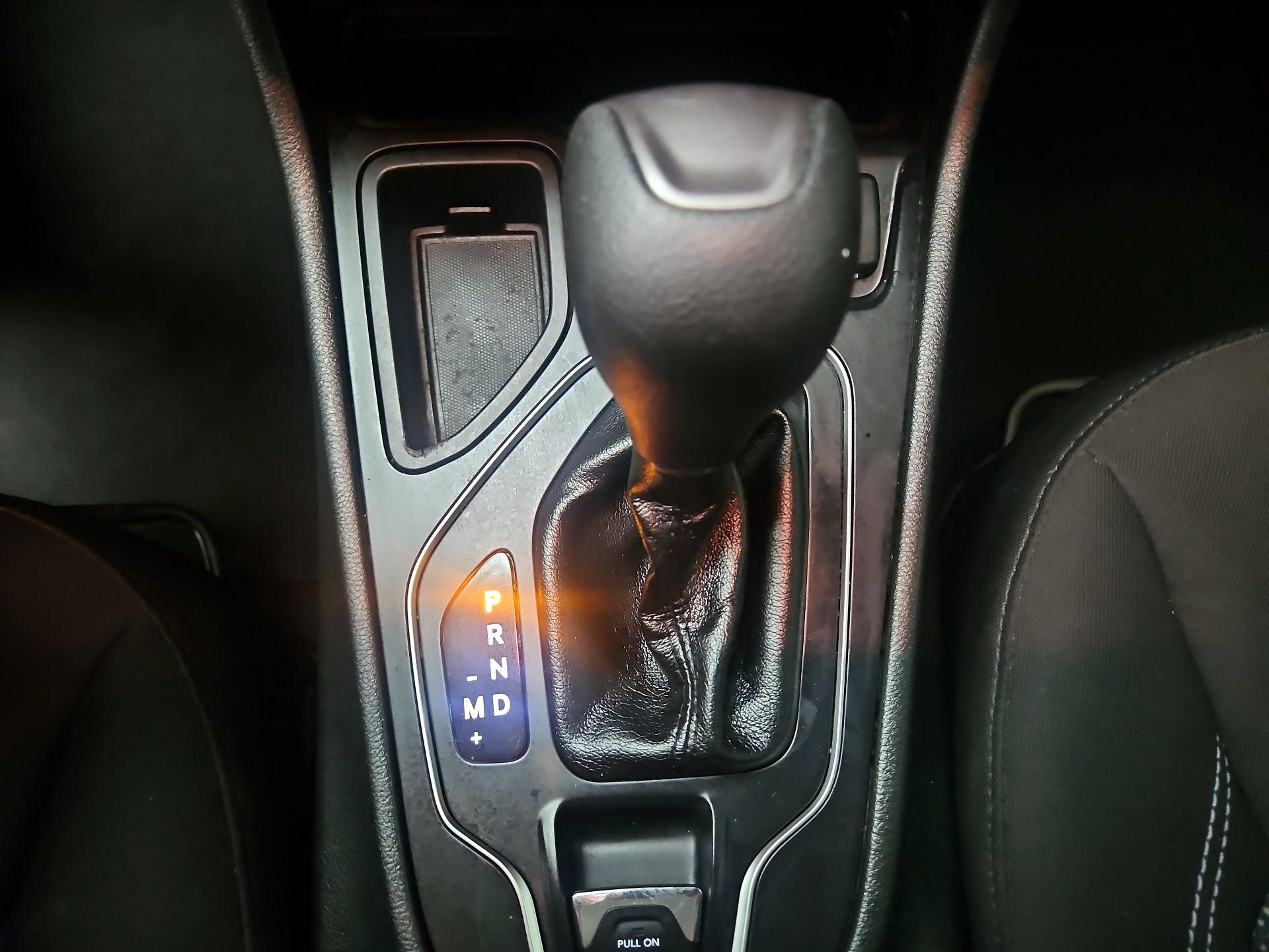 Thumbnail: 2019 Jeep Cherokee - 17