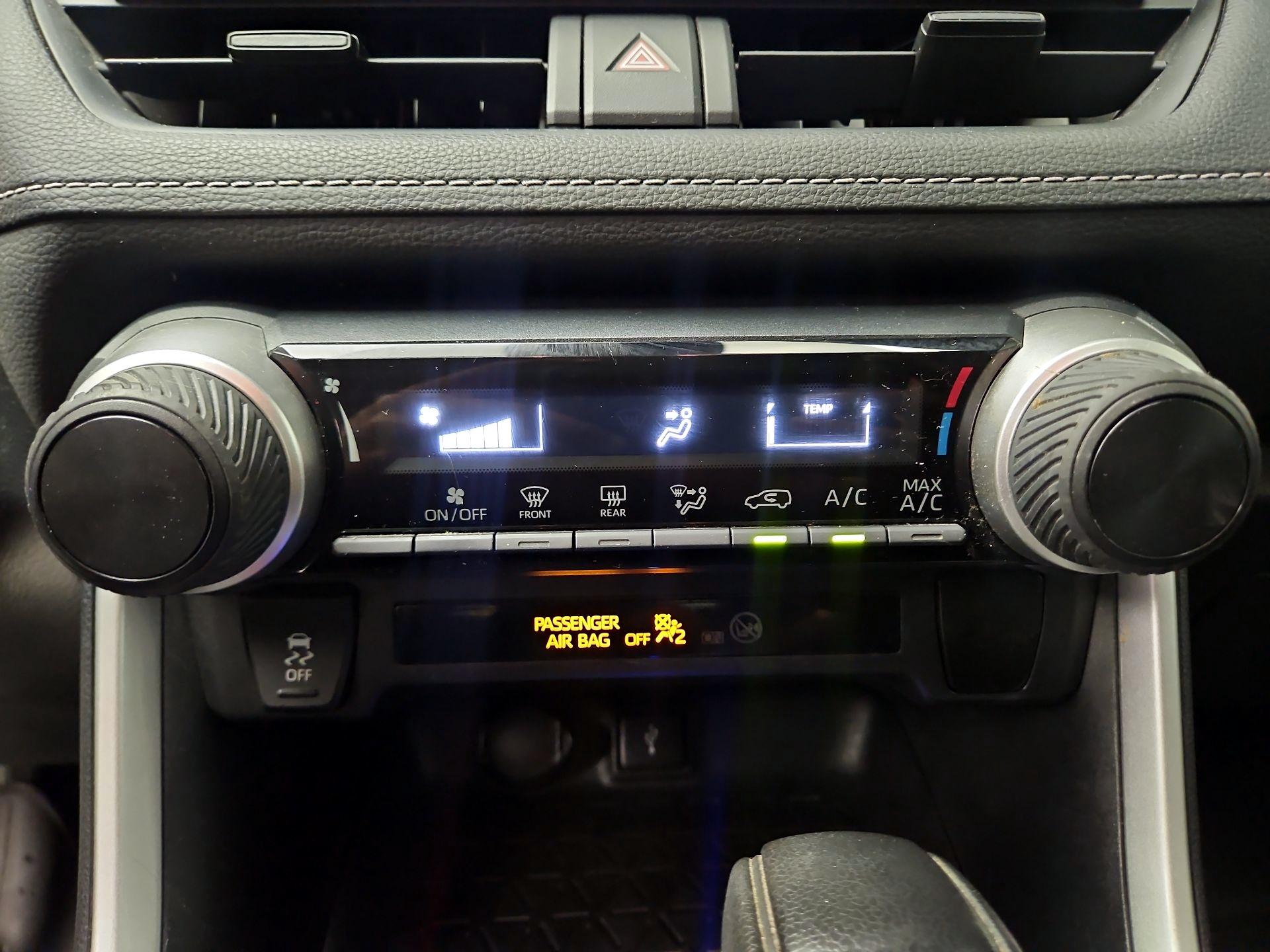 Thumbnail: 2021 Toyota RAV4 - 16