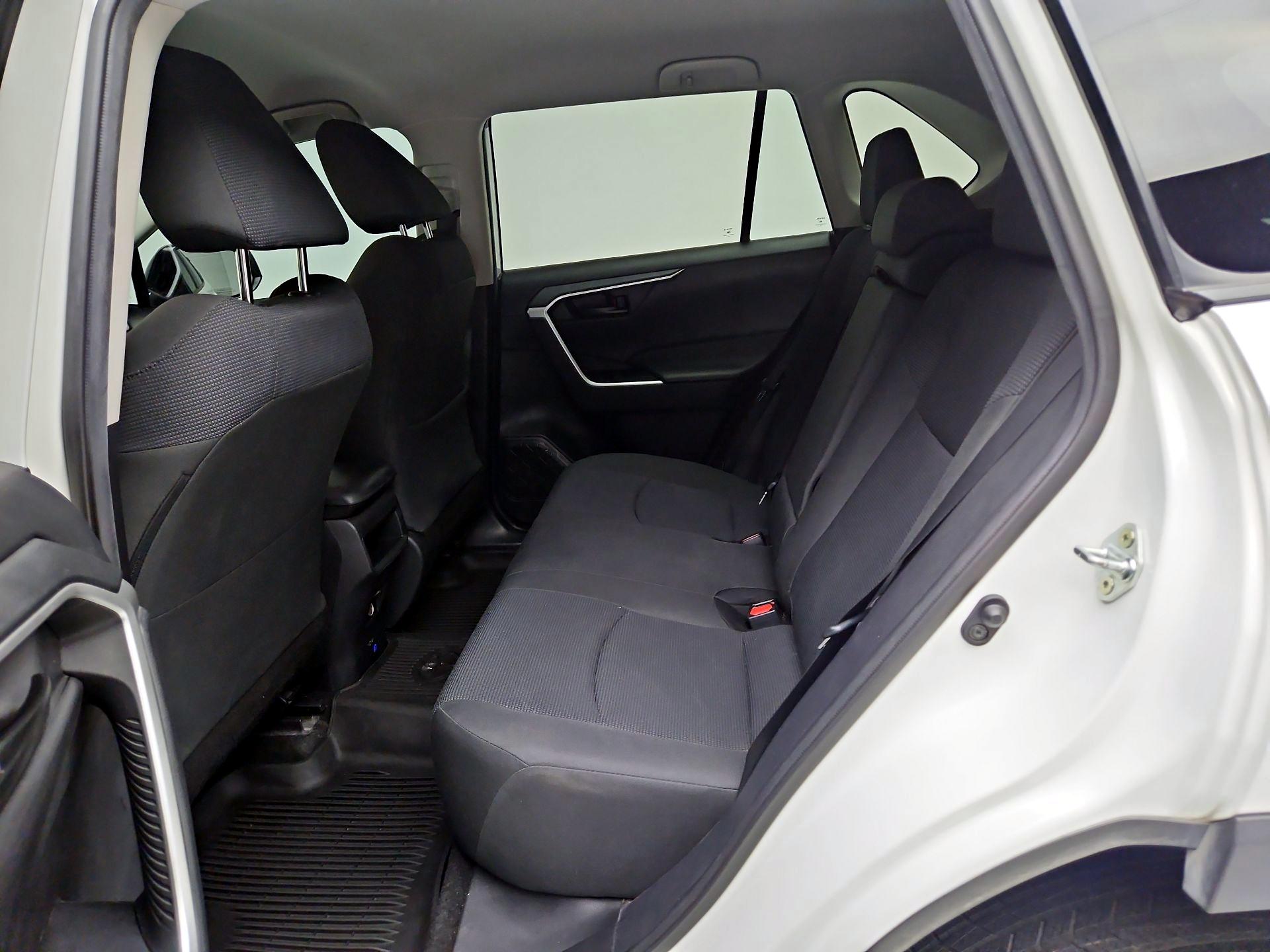 Thumbnail: 2021 Toyota RAV4 - 19