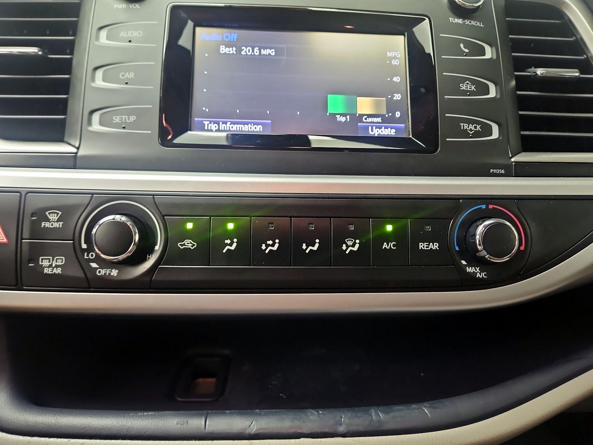 Thumbnail: 2018 Toyota Highlander - 16