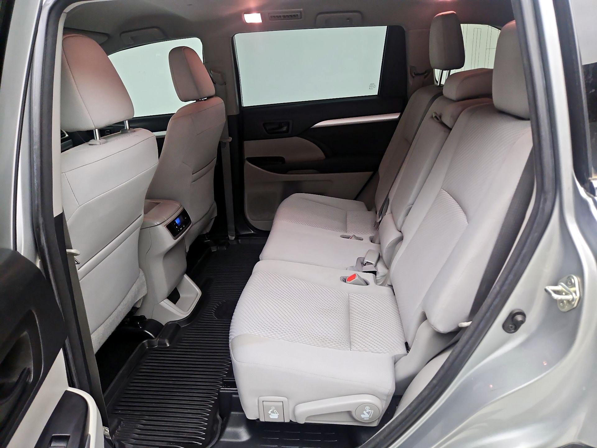 Thumbnail: 2018 Toyota Highlander - 19