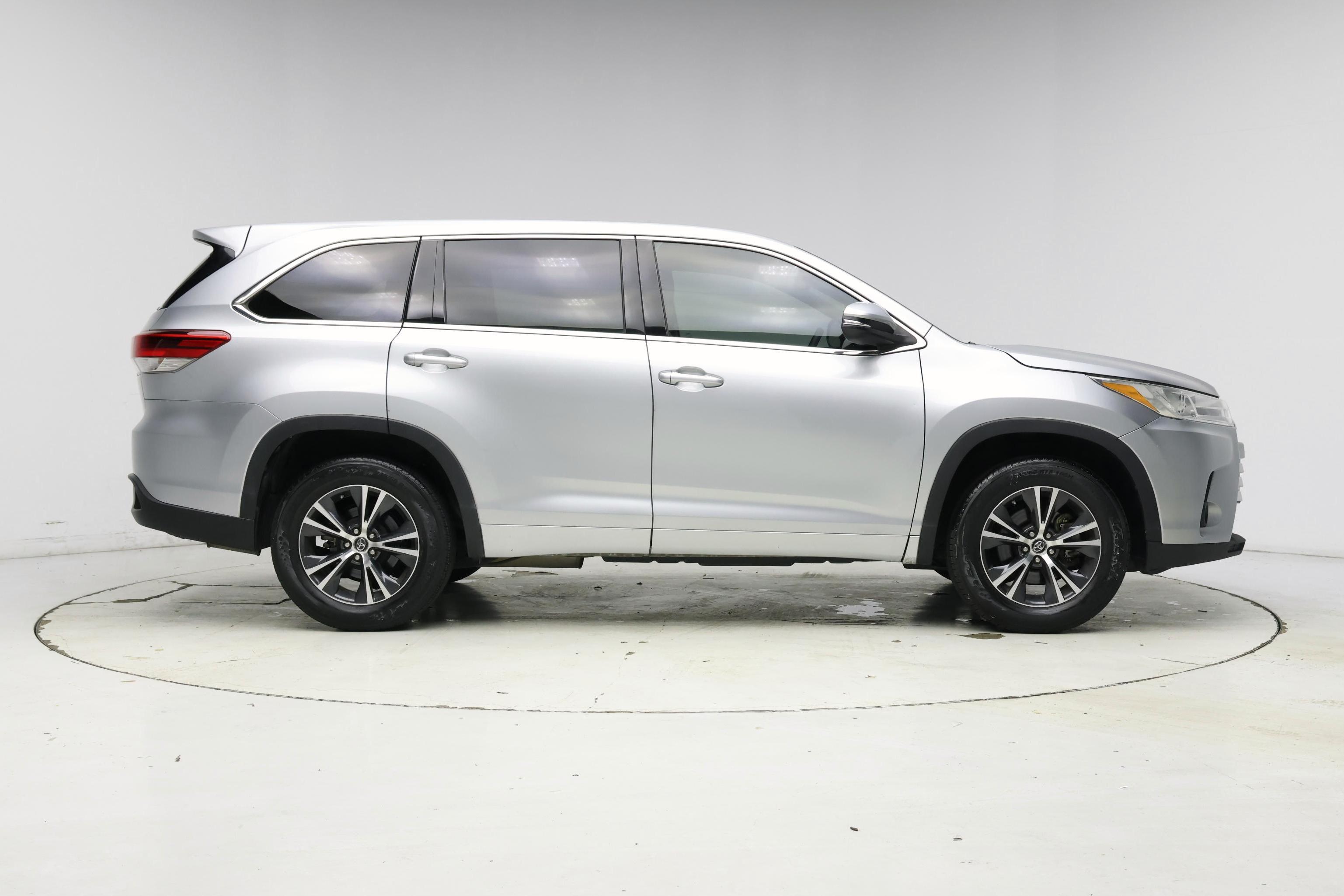 Thumbnail: 2018 Toyota Highlander - 7