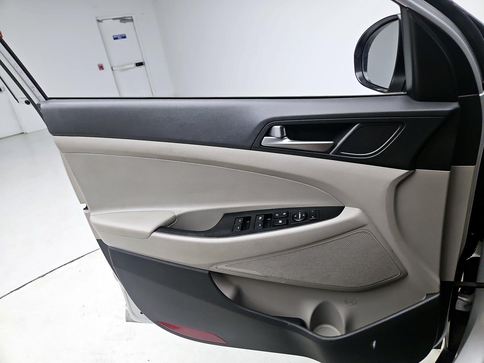 Thumbnail: 2017 Hyundai Tucson - 12