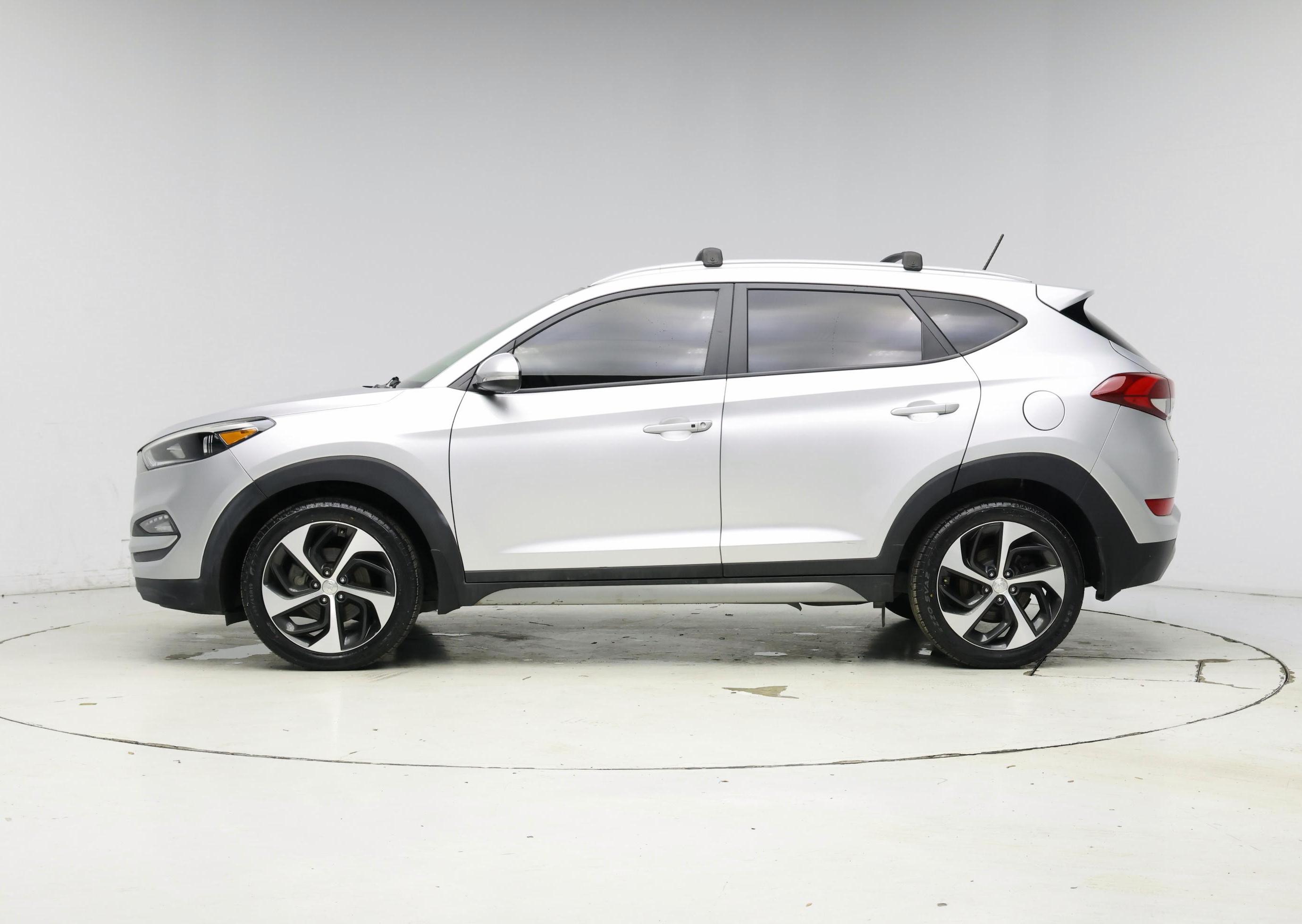 Thumbnail: 2017 Hyundai Tucson - 3