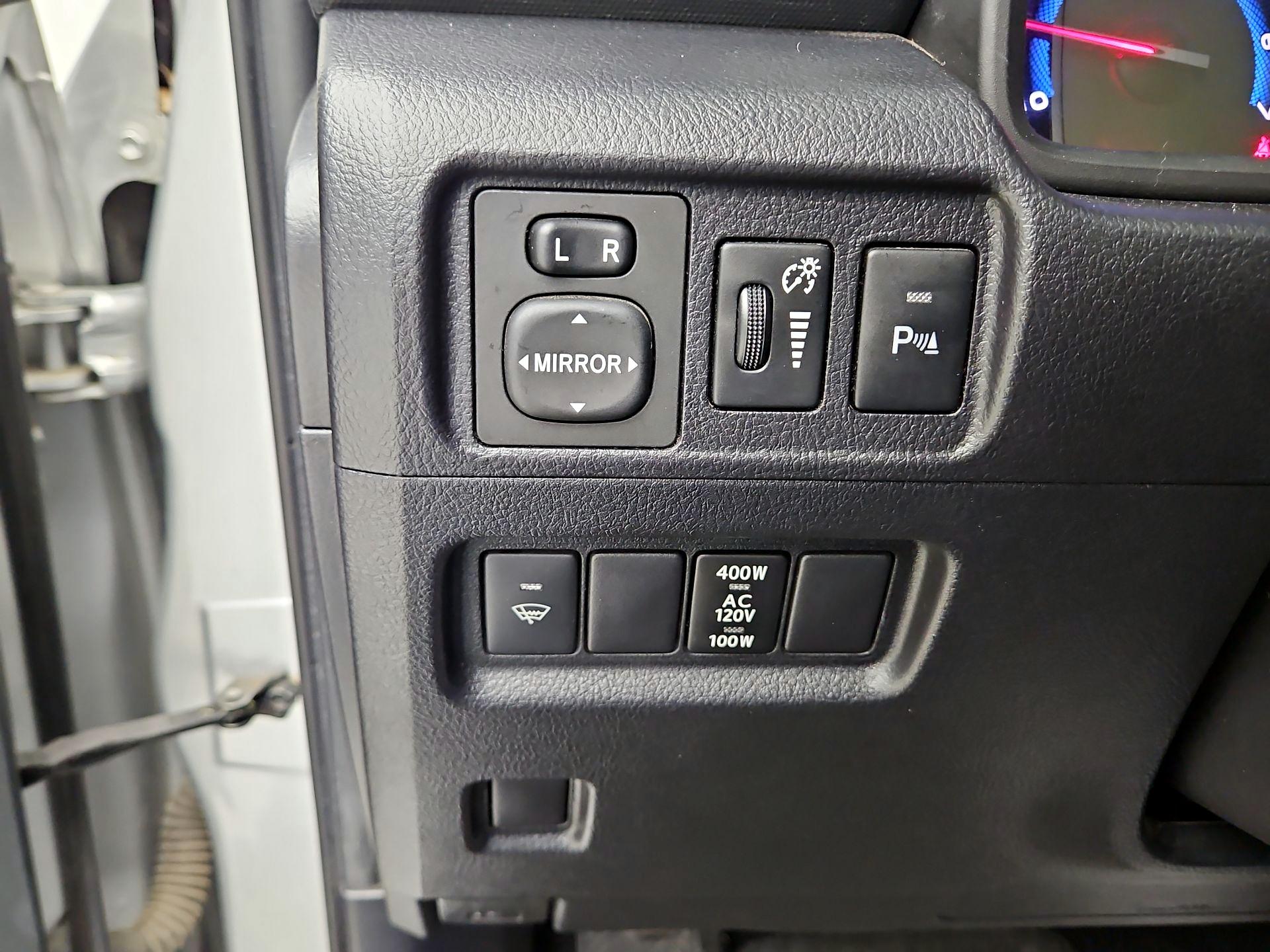 Thumbnail: 2015 Toyota 4Runner - 13