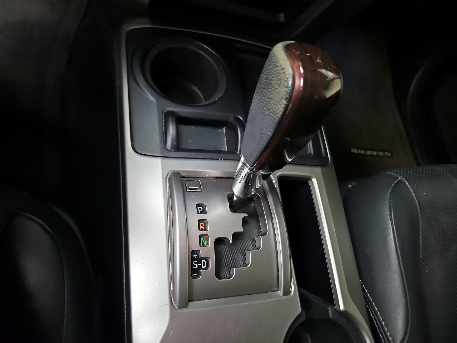 Thumbnail: 2015 Toyota 4Runner - 18