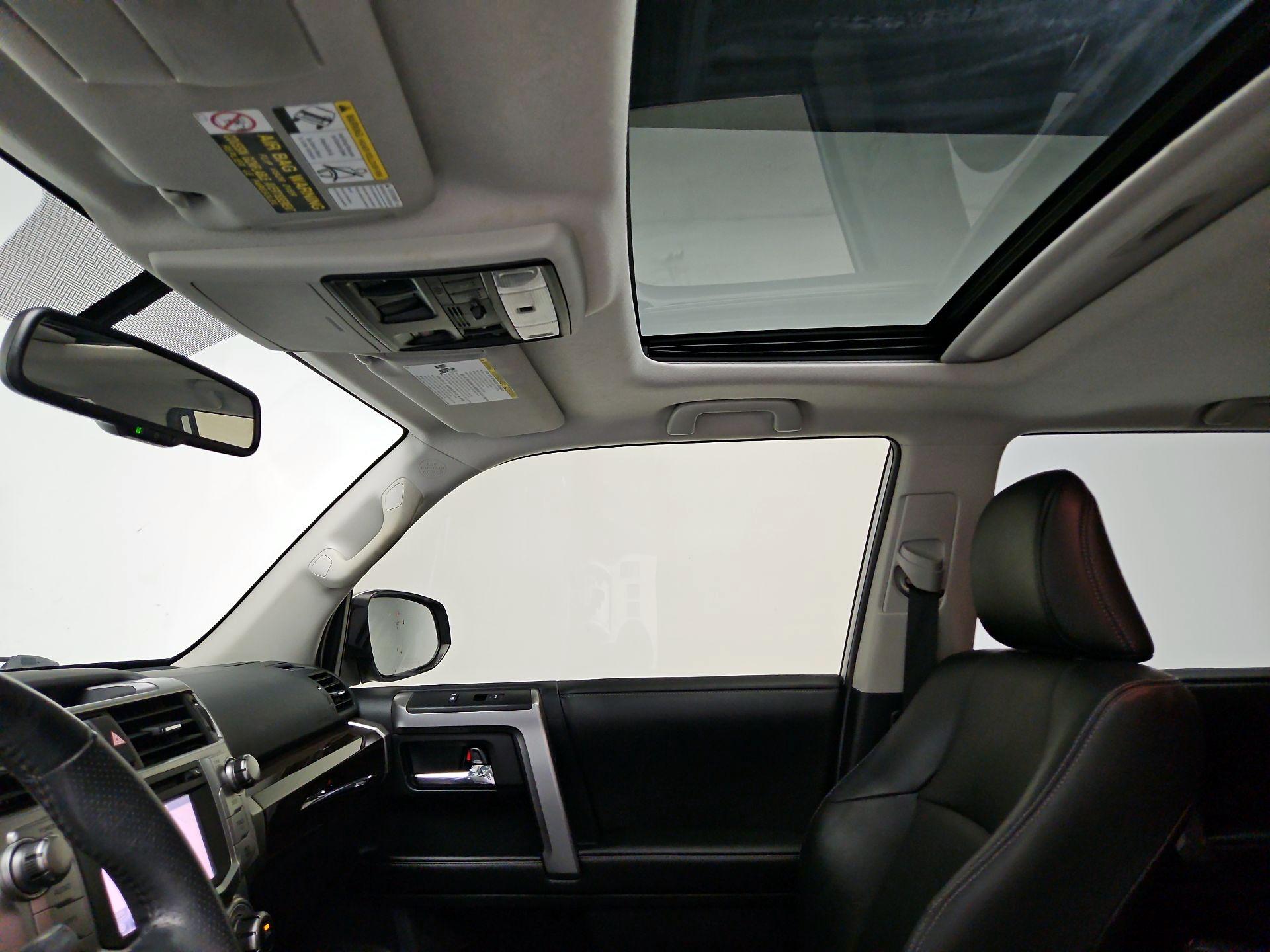 Thumbnail: 2015 Toyota 4Runner - 20