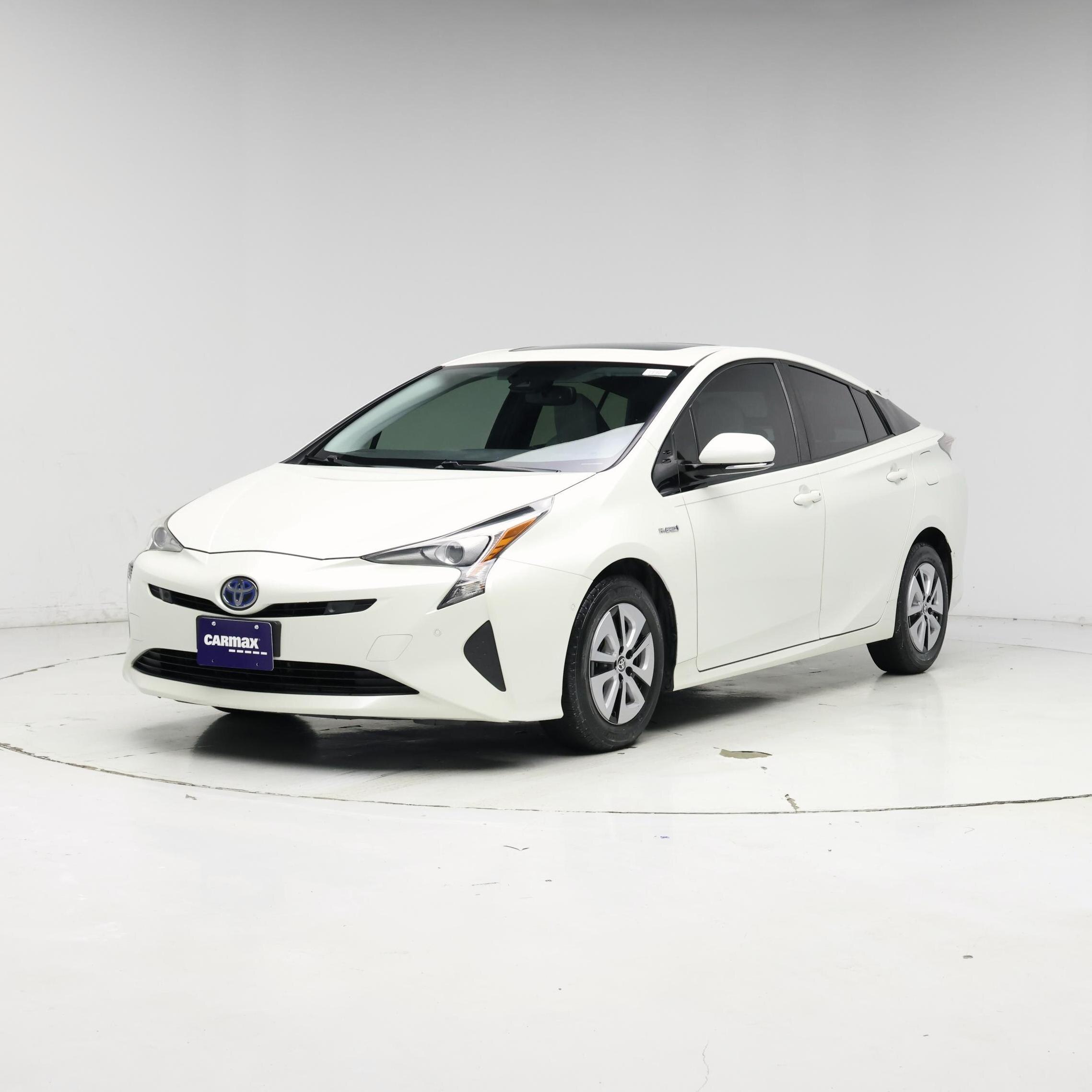 Thumbnail: 2017 Toyota Prius - 4