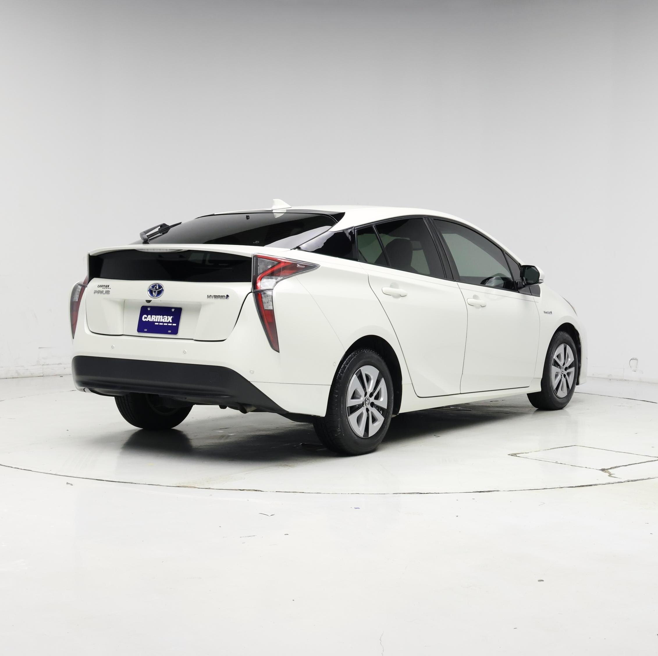 Thumbnail: 2017 Toyota Prius - 8