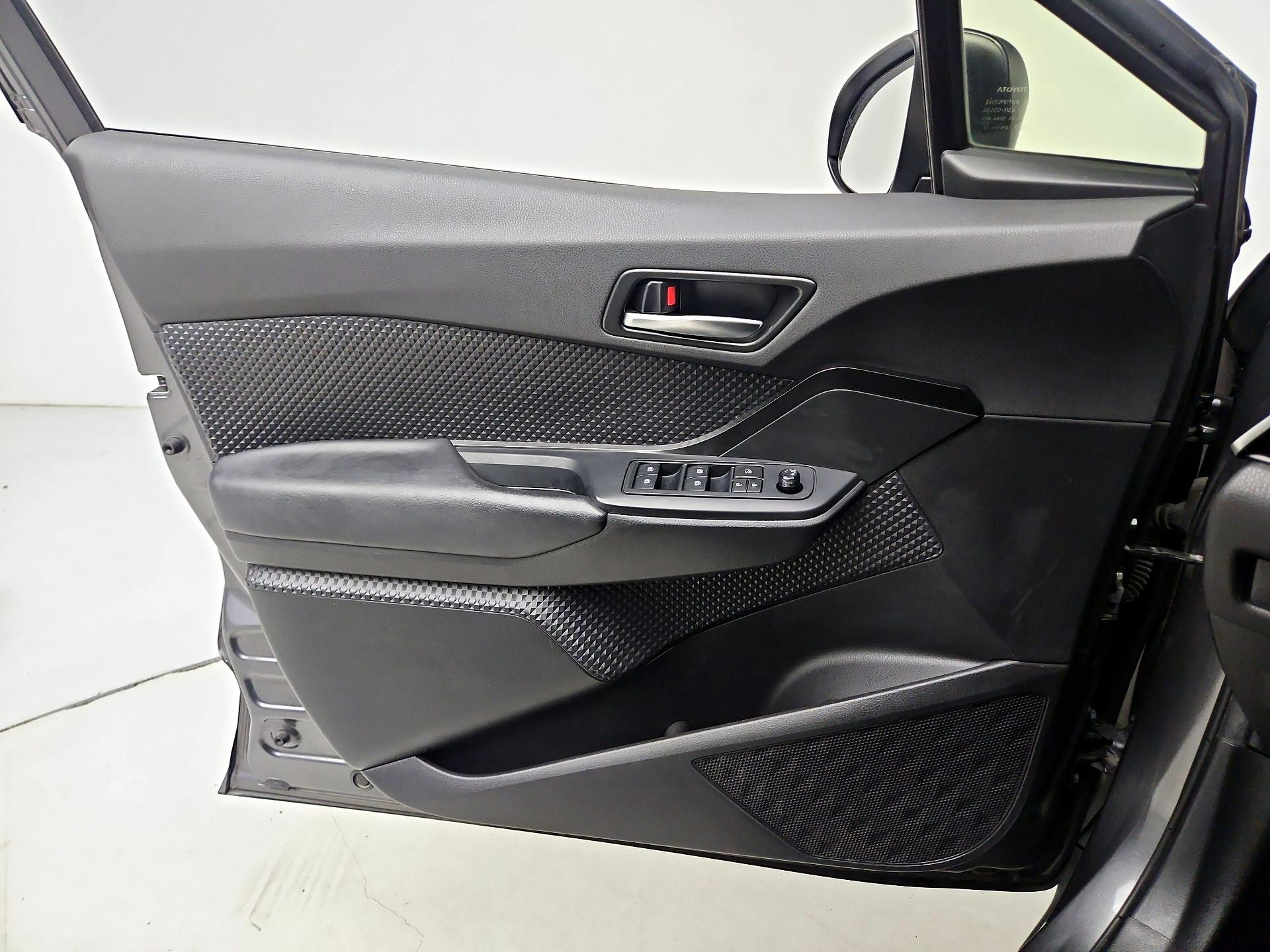 Thumbnail: 2019 Toyota C-HR - 12