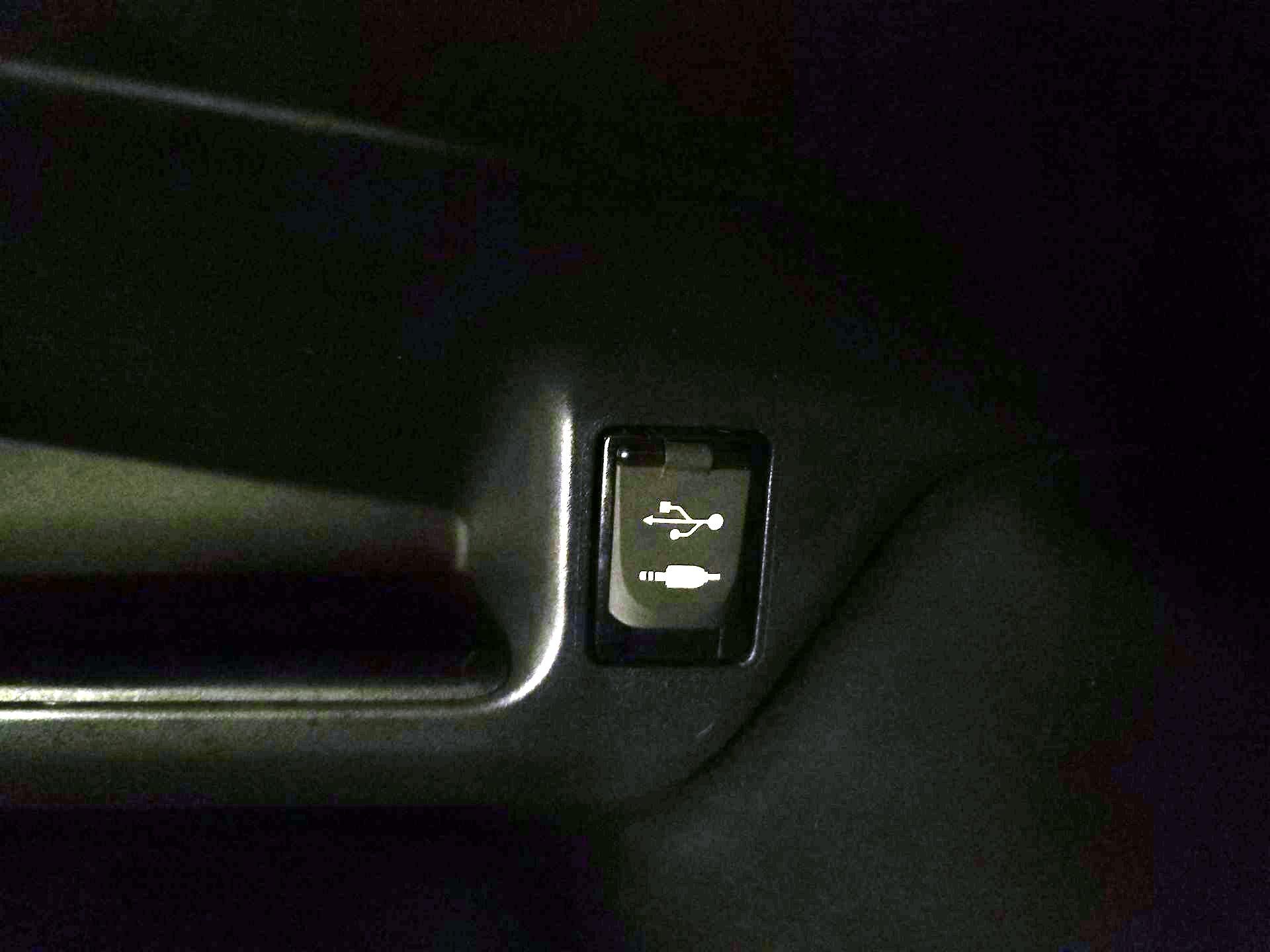 Thumbnail: 2019 Toyota C-HR - 18