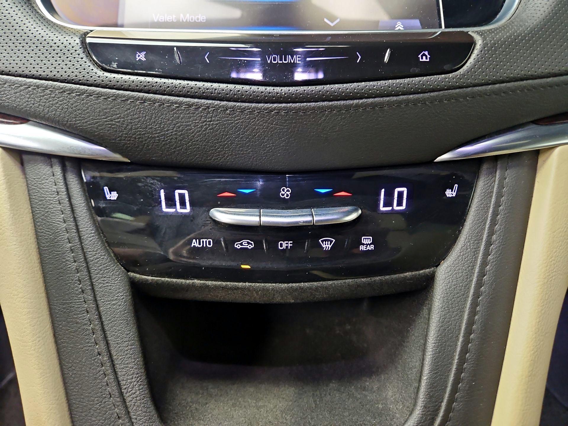 Thumbnail: 2019 Cadillac XT5 - 17