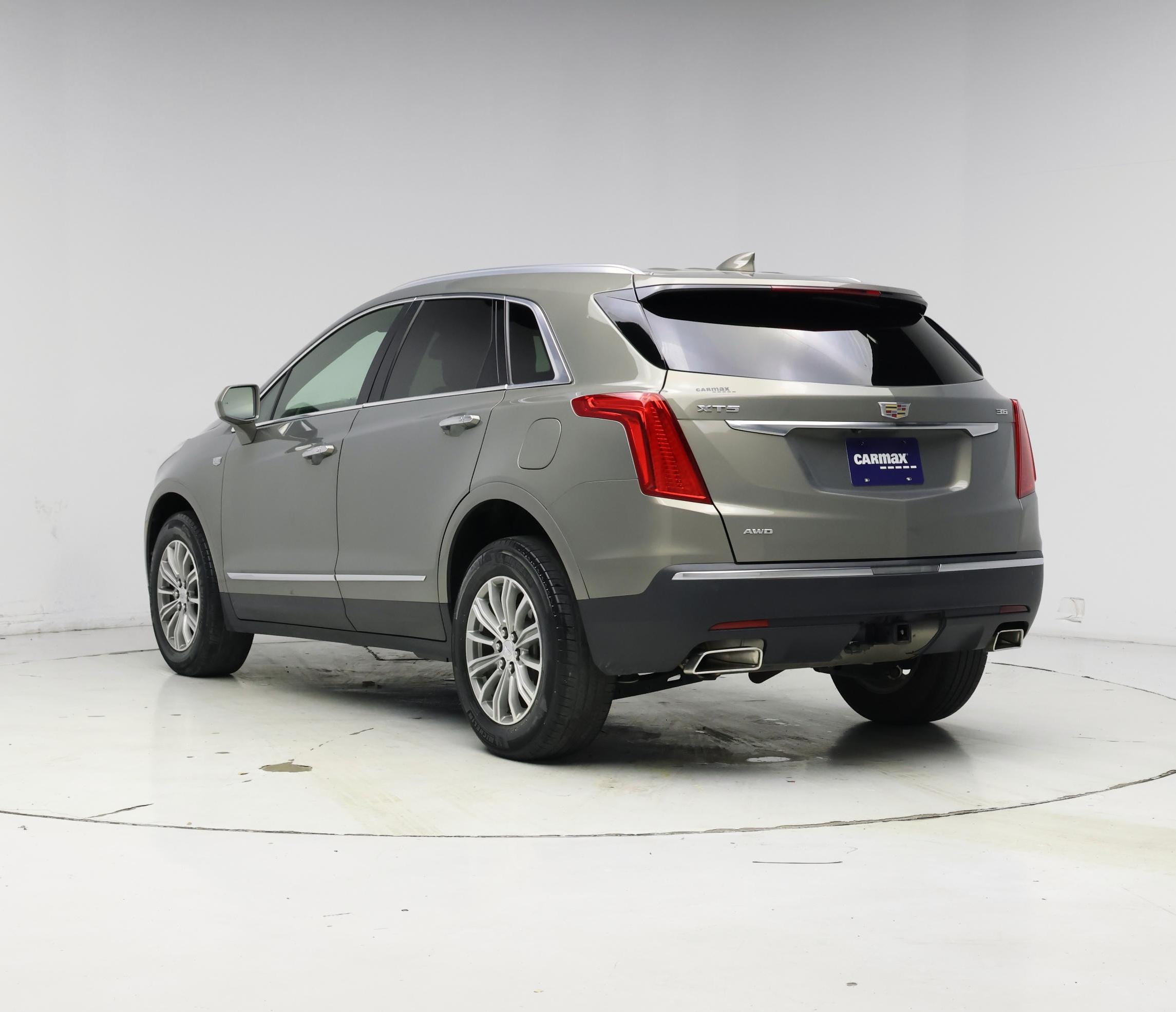 Thumbnail: 2019 Cadillac XT5 - 2