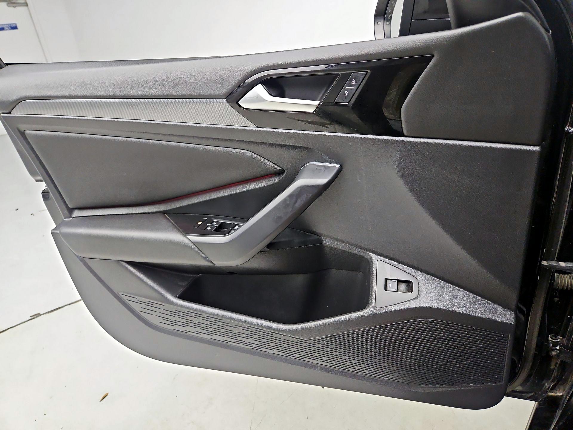 Thumbnail: 2021 Volkswagen Jetta - 12