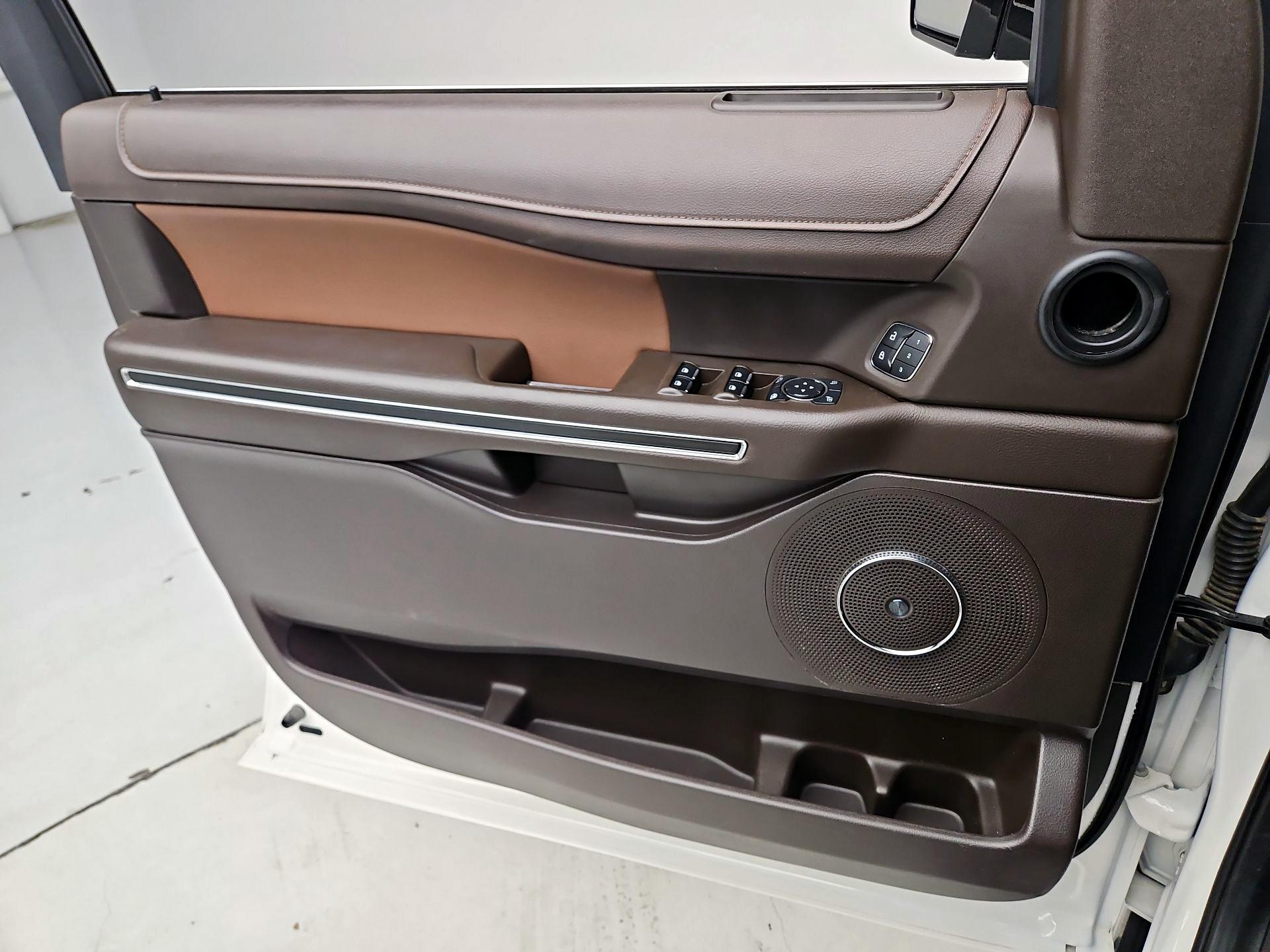 Thumbnail: 2022 Ford Expedition - 12