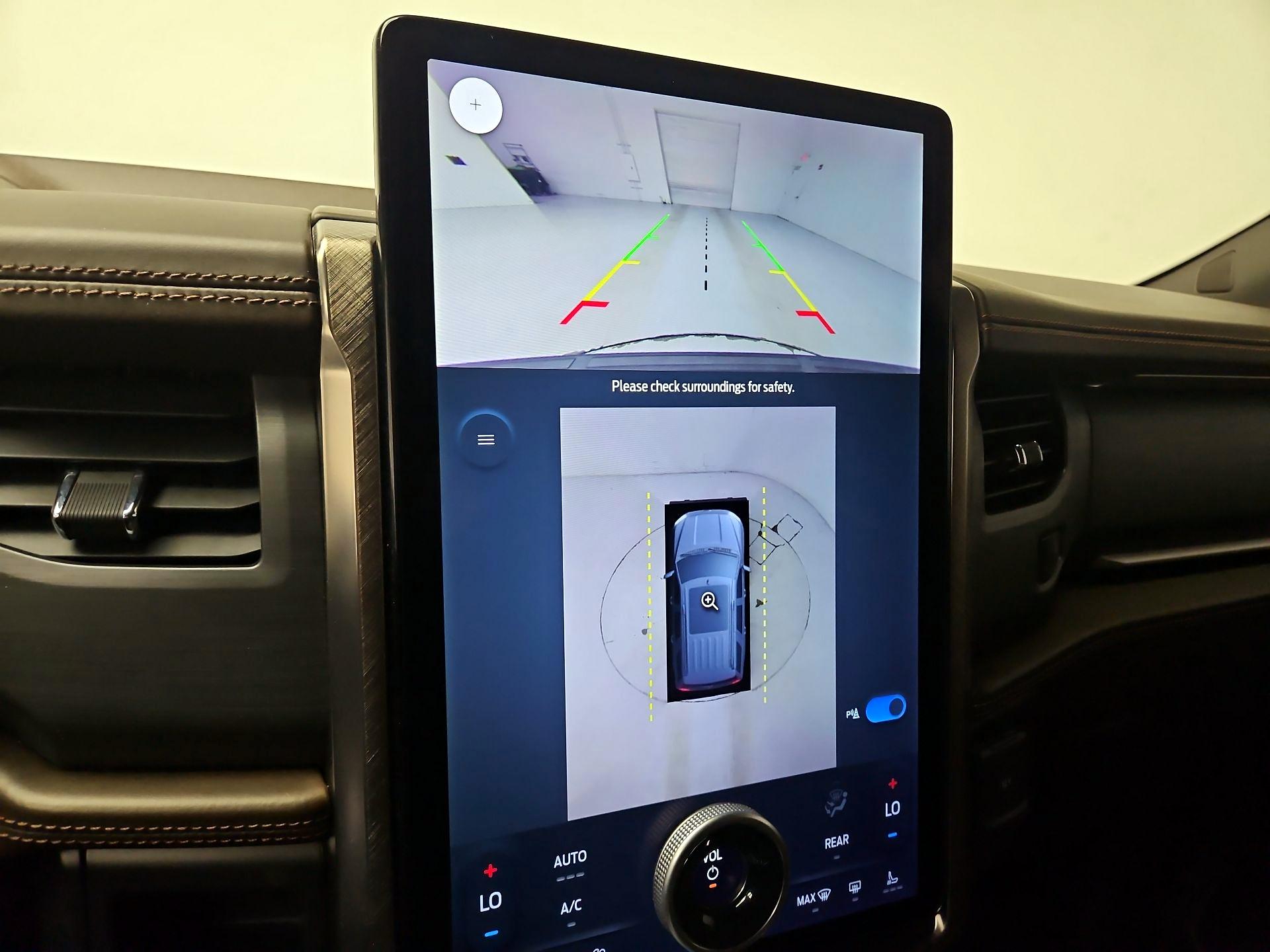 Thumbnail: 2022 Ford Expedition - 15