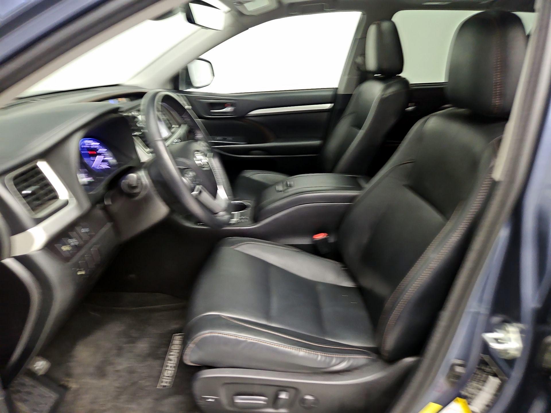 Thumbnail: 2018 Toyota Highlander - 11