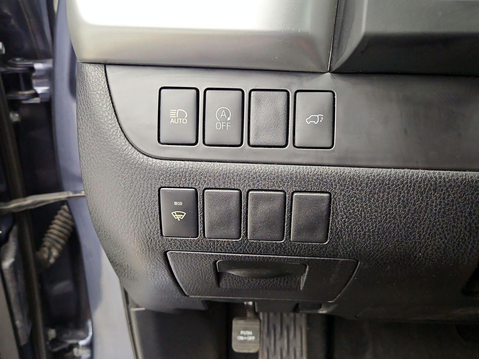 Thumbnail: 2018 Toyota Highlander - 13