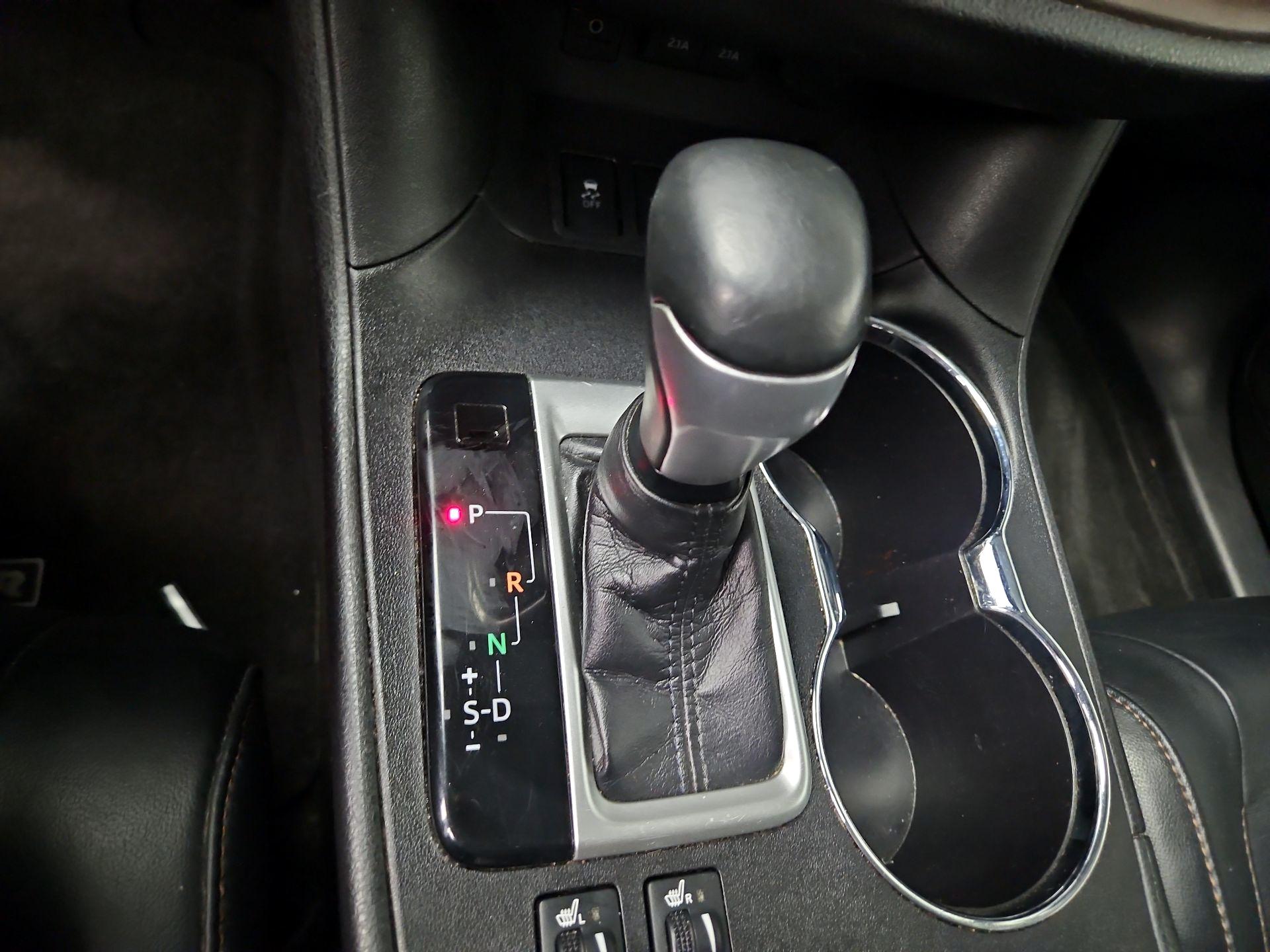 Thumbnail: 2018 Toyota Highlander - 17