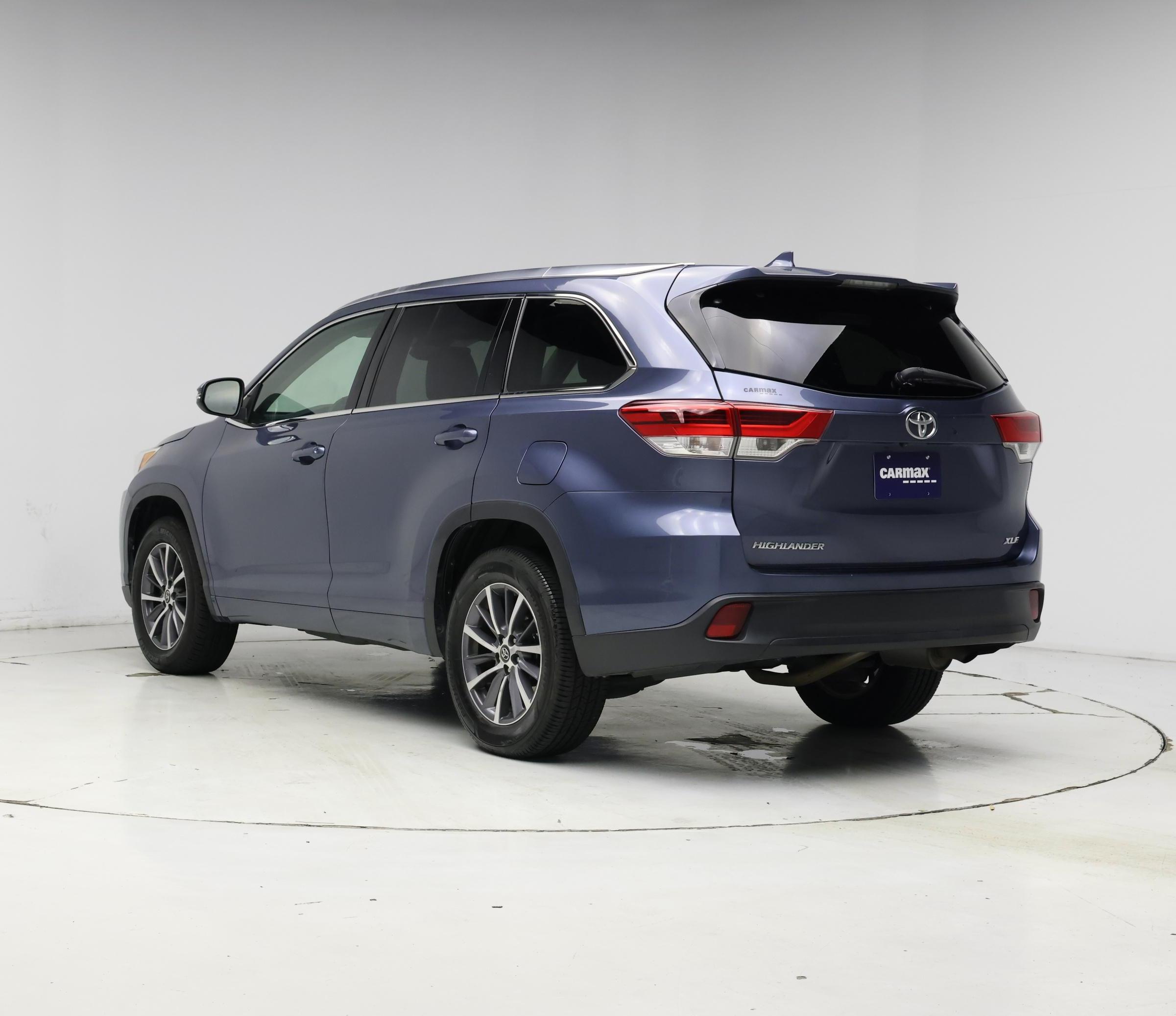 Thumbnail: 2018 Toyota Highlander - 2