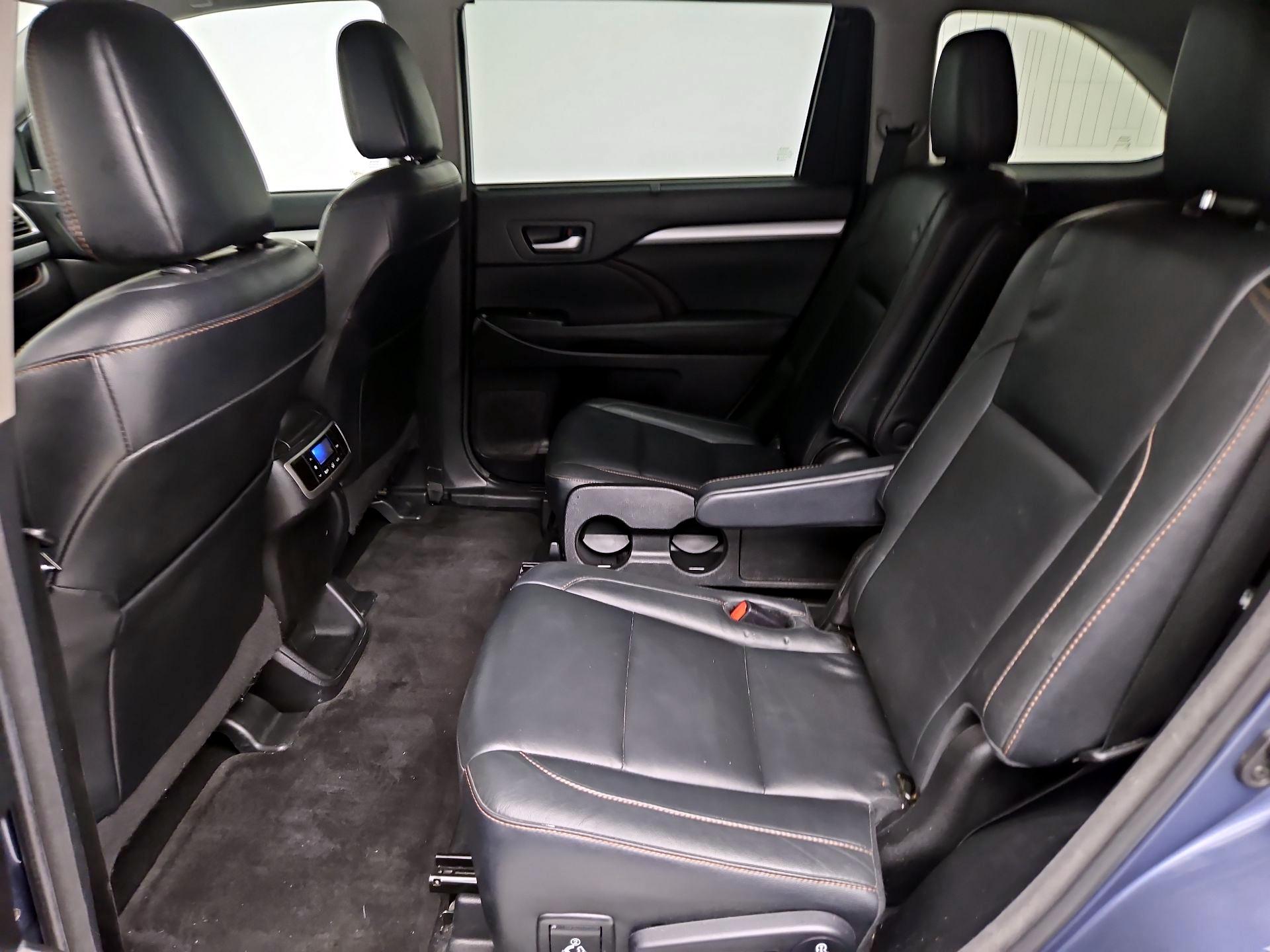 Thumbnail: 2018 Toyota Highlander - 20