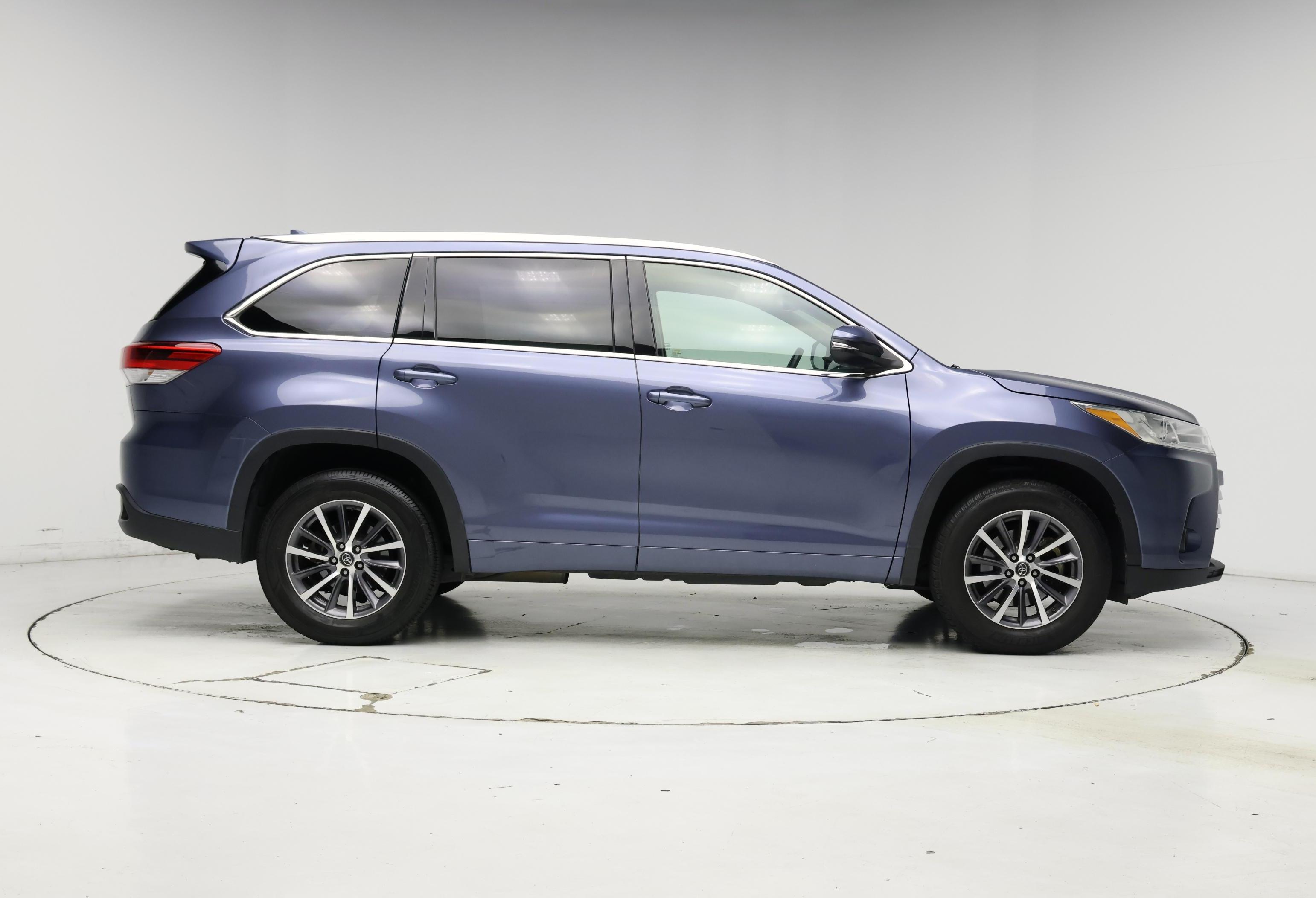 Thumbnail: 2018 Toyota Highlander - 7