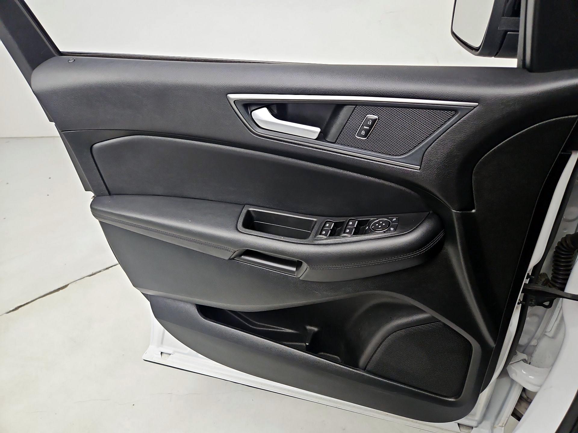 Thumbnail: 2022 Ford Edge - 12