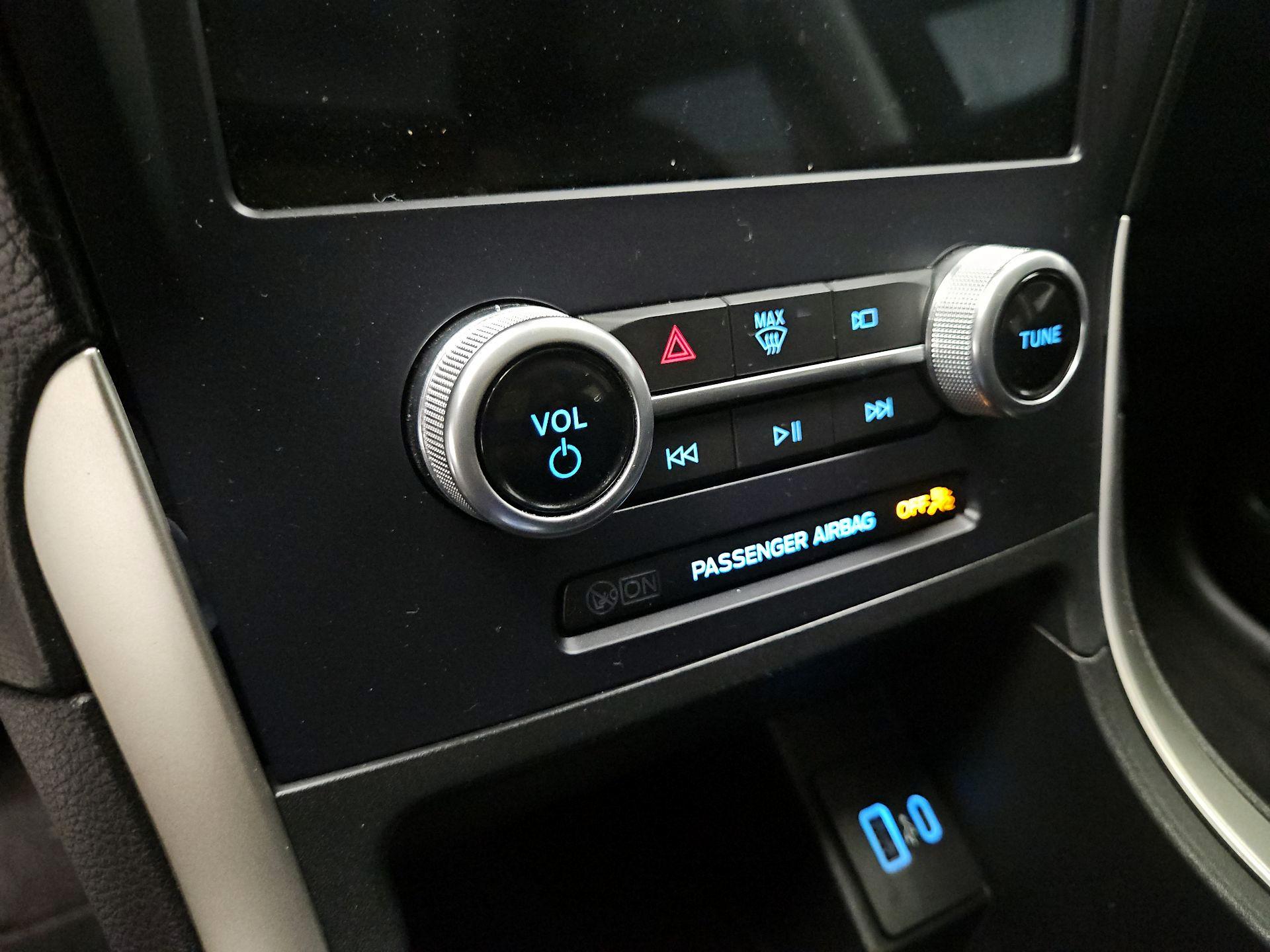 Thumbnail: 2022 Ford Edge - 16