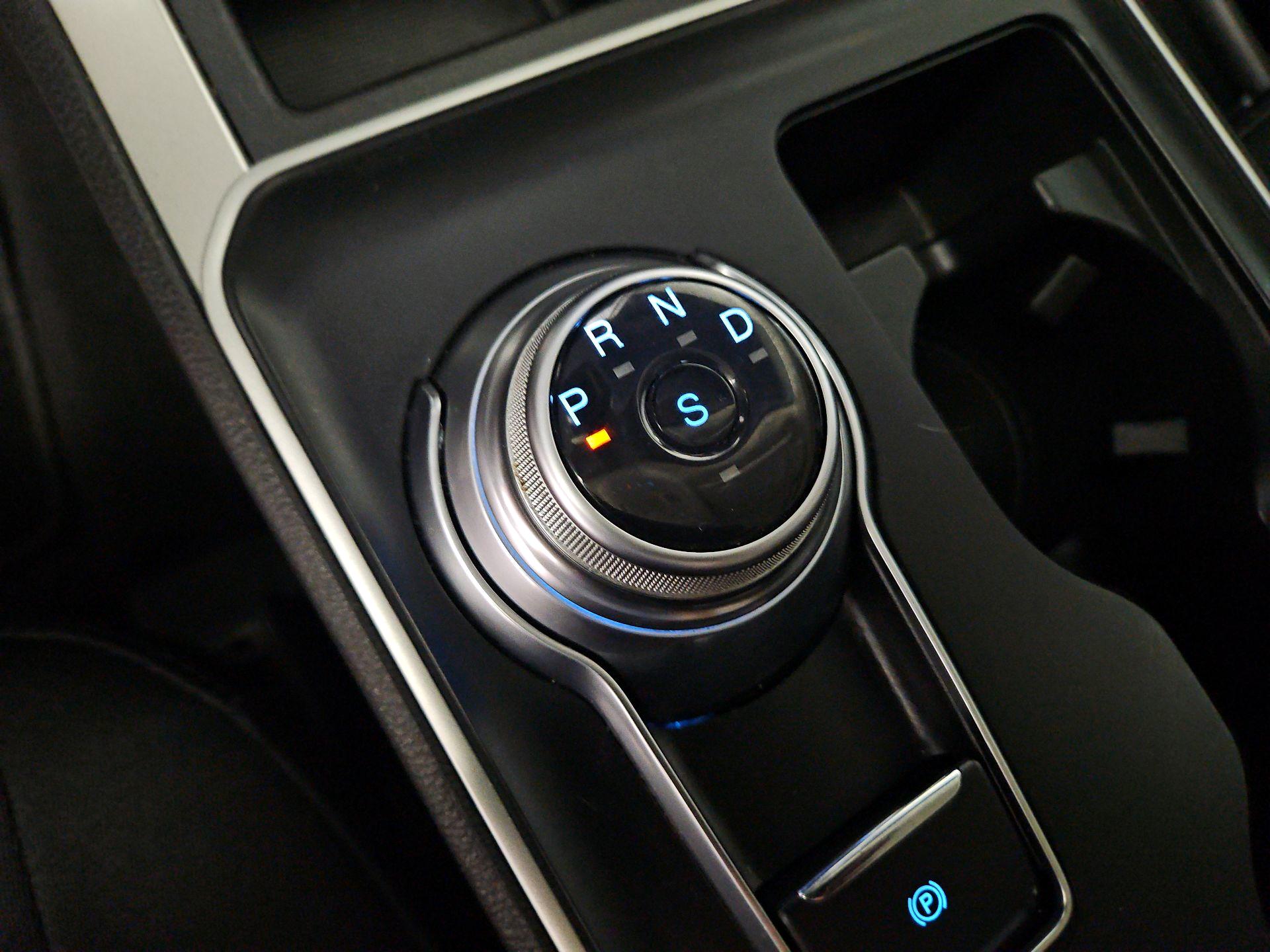 Thumbnail: 2022 Ford Edge - 17