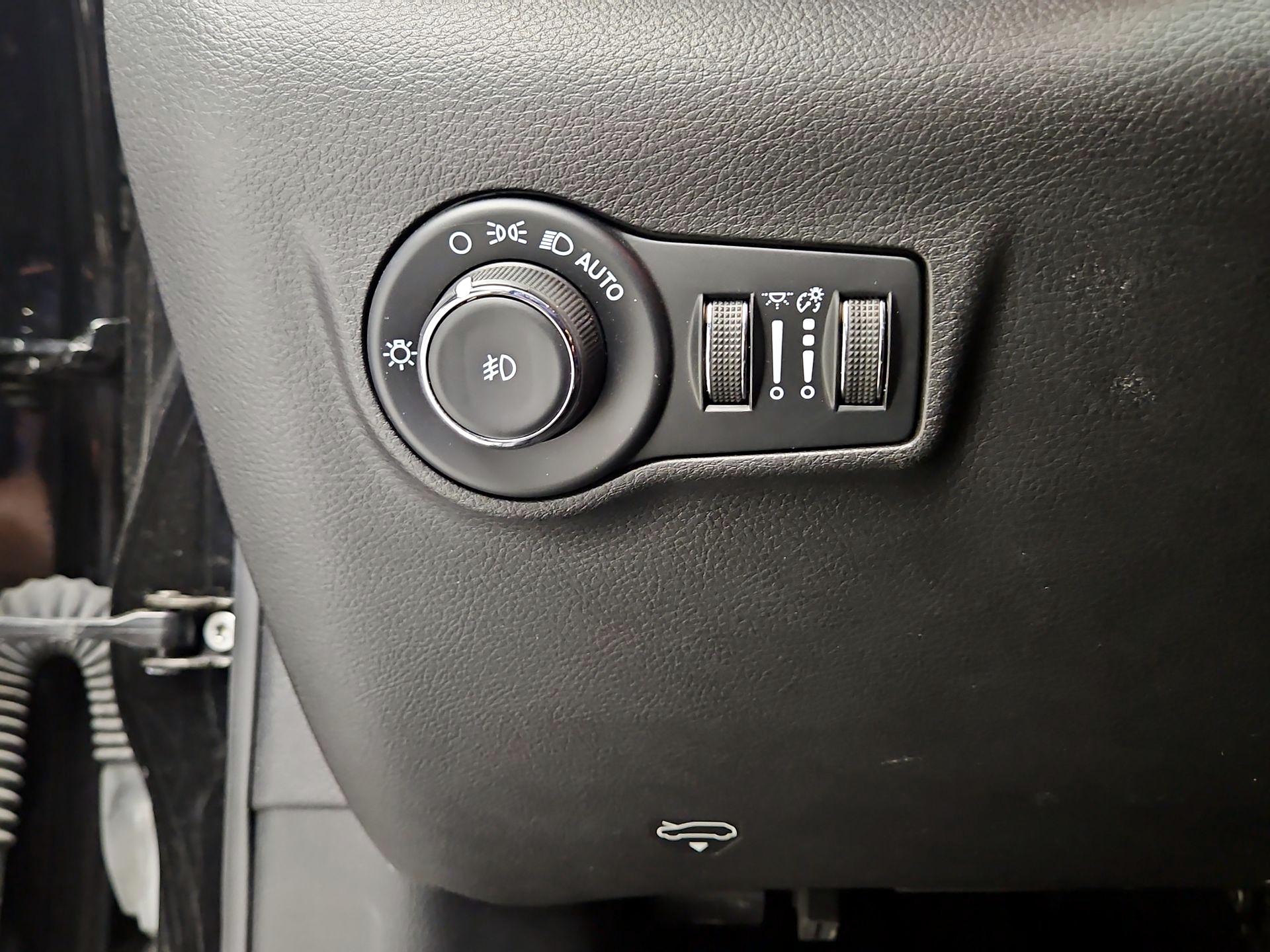 Thumbnail: 2023 Jeep Compass - 13