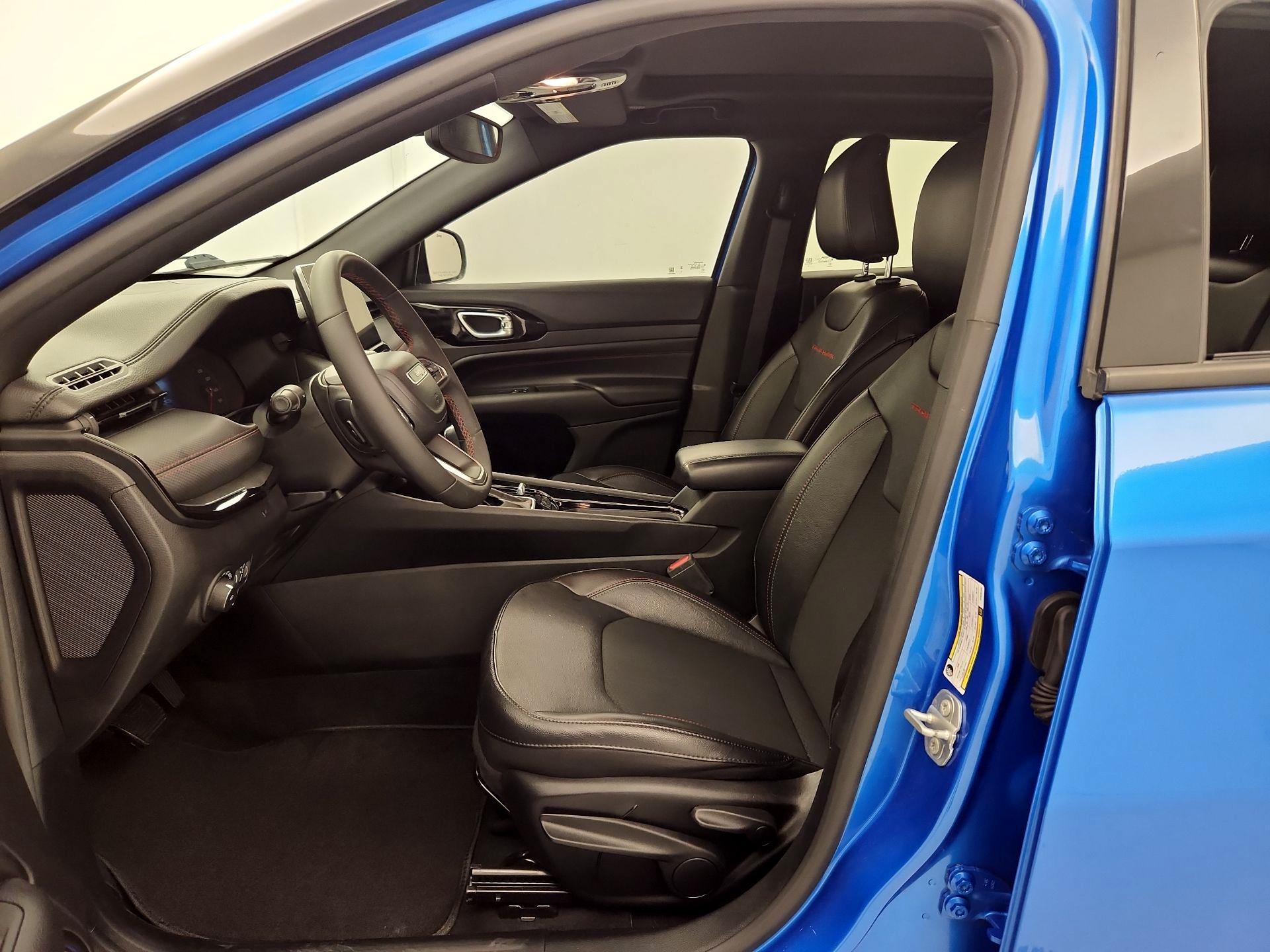 Thumbnail: 2023 Jeep Compass - 11