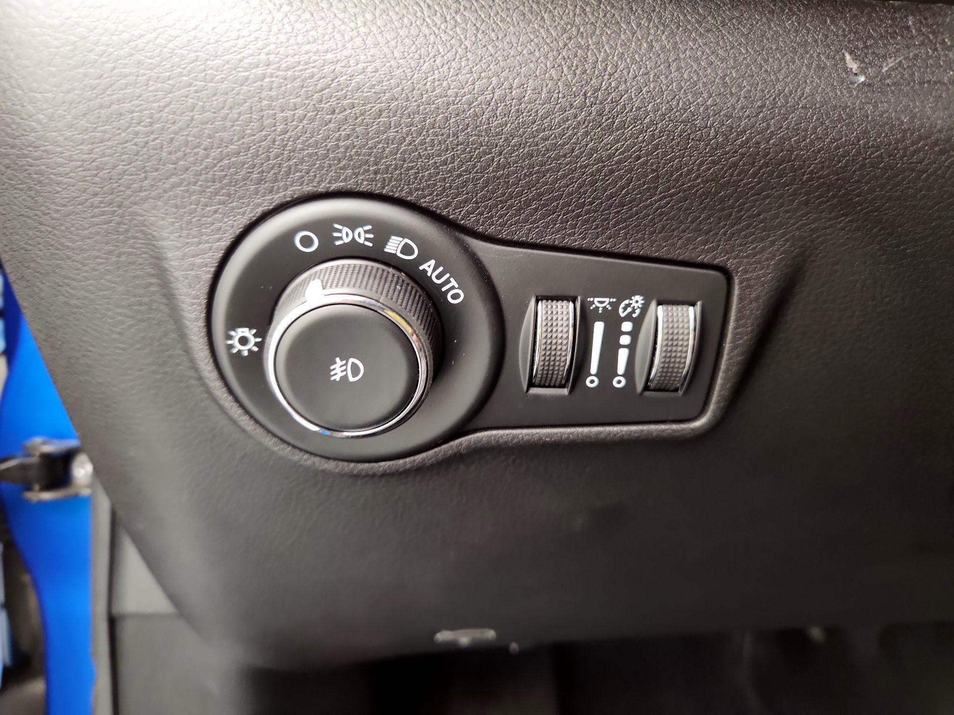 Thumbnail: 2023 Jeep Compass - 13