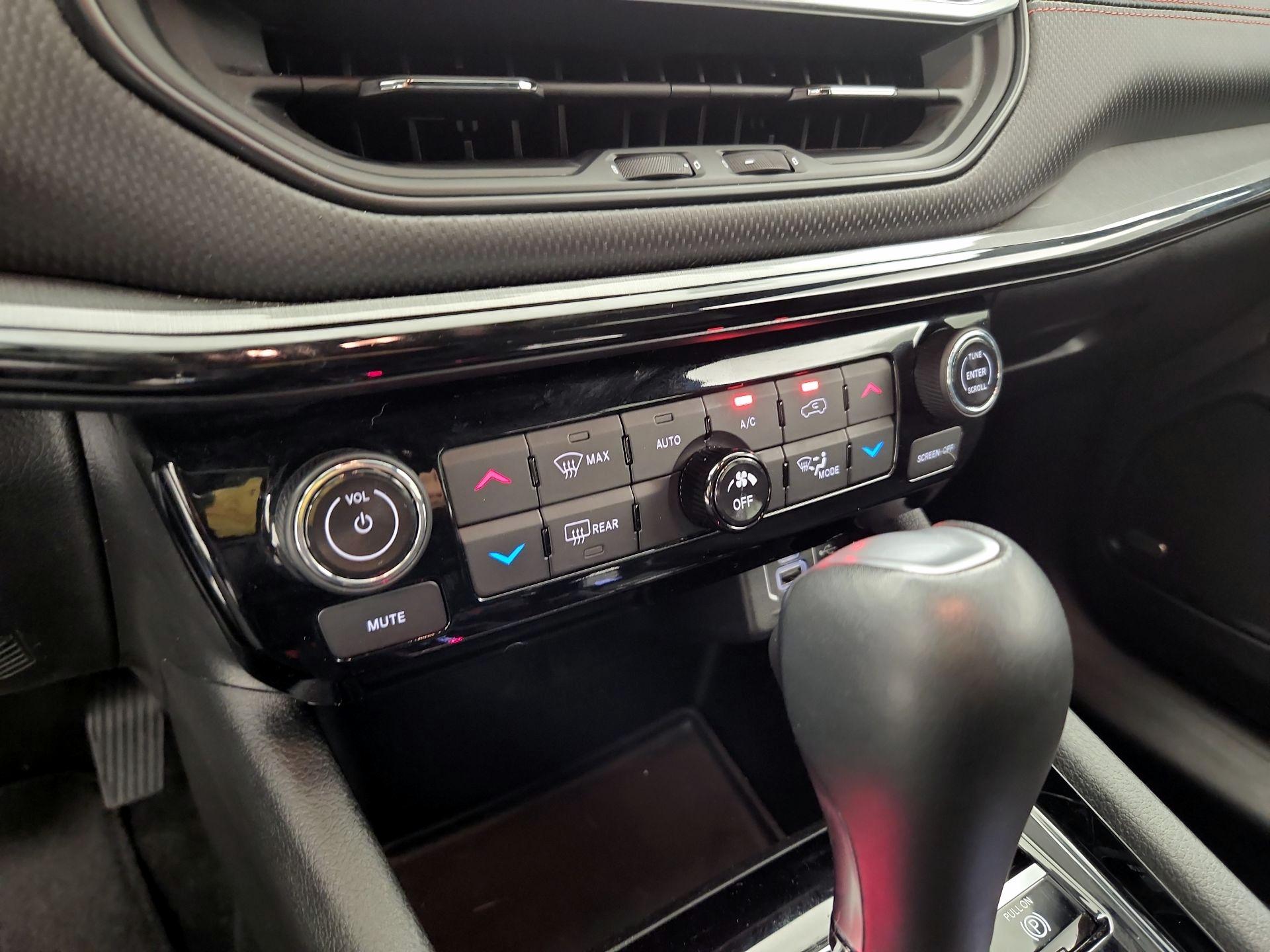 Thumbnail: 2023 Jeep Compass - 16