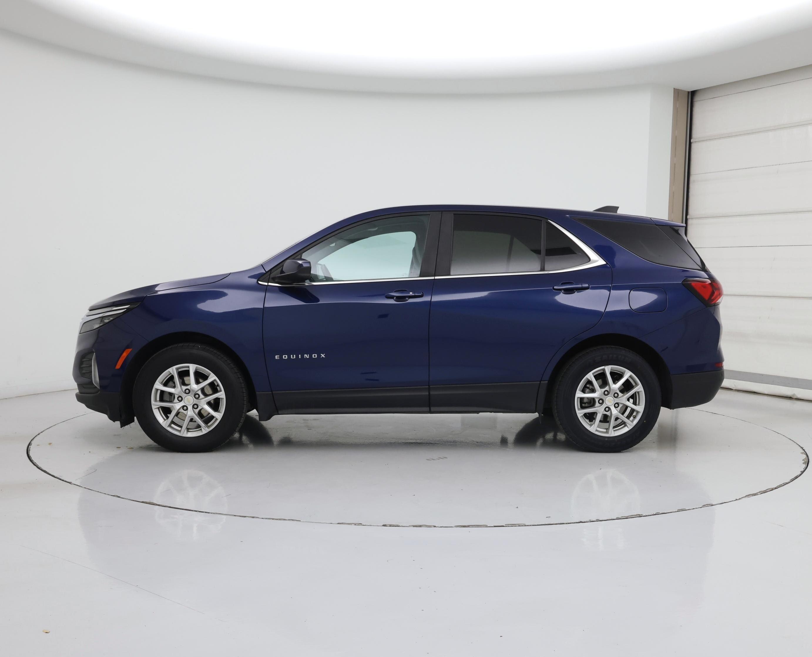 Thumbnail: 2023 Chevrolet Equinox - 3