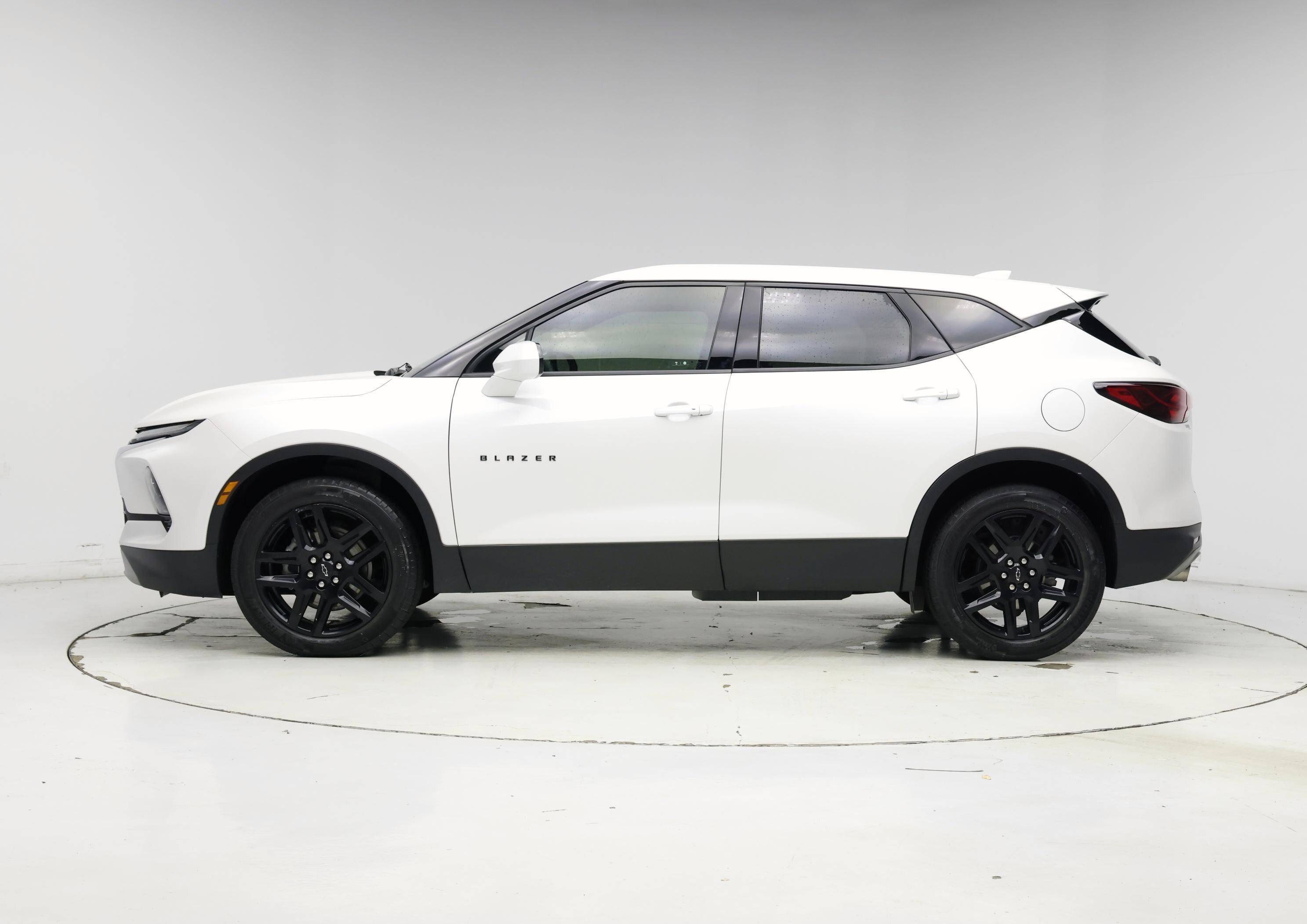 Thumbnail: 2023 Chevrolet Blazer - 3