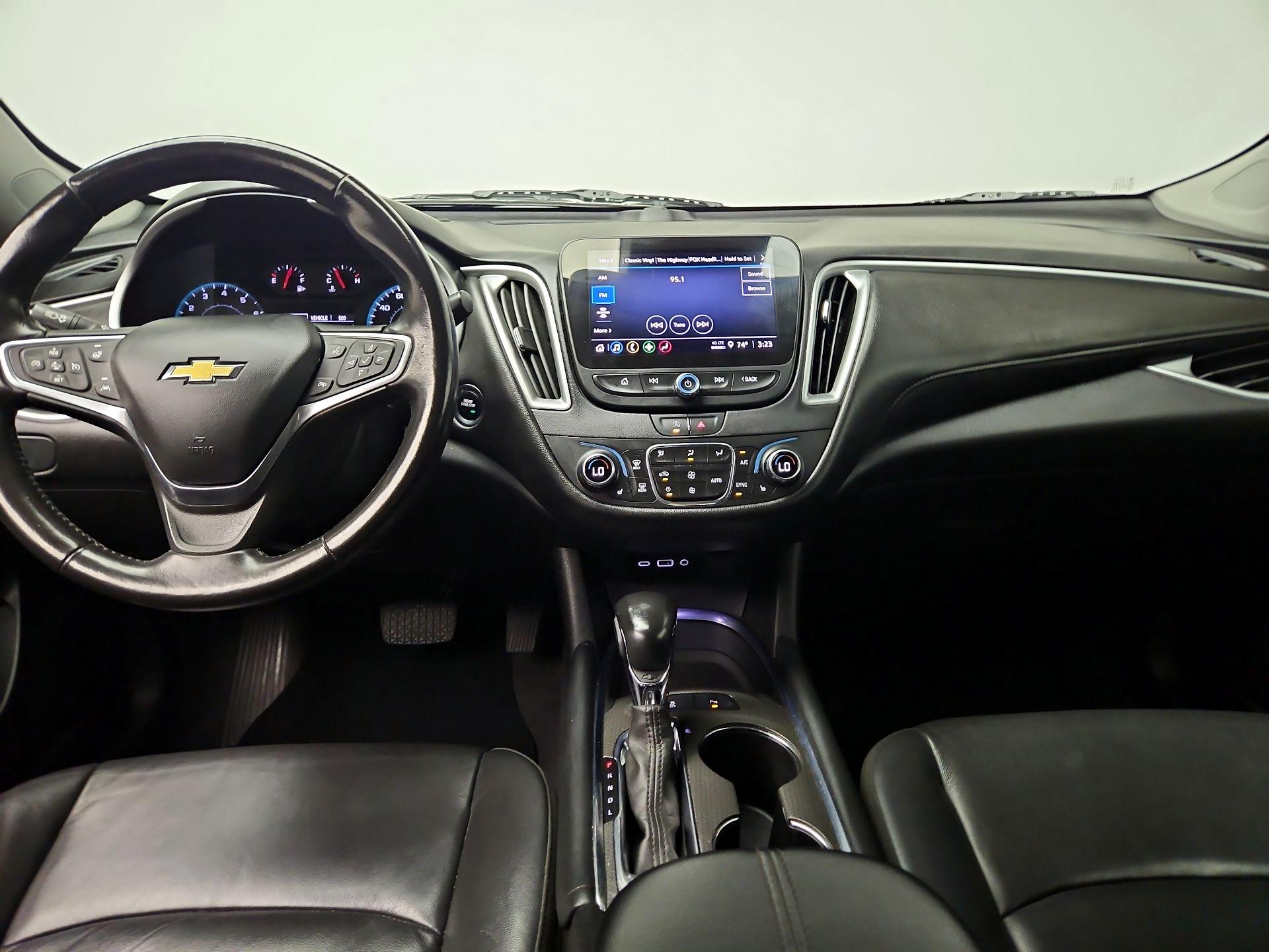 Thumbnail: 2022 Chevrolet Malibu - 9