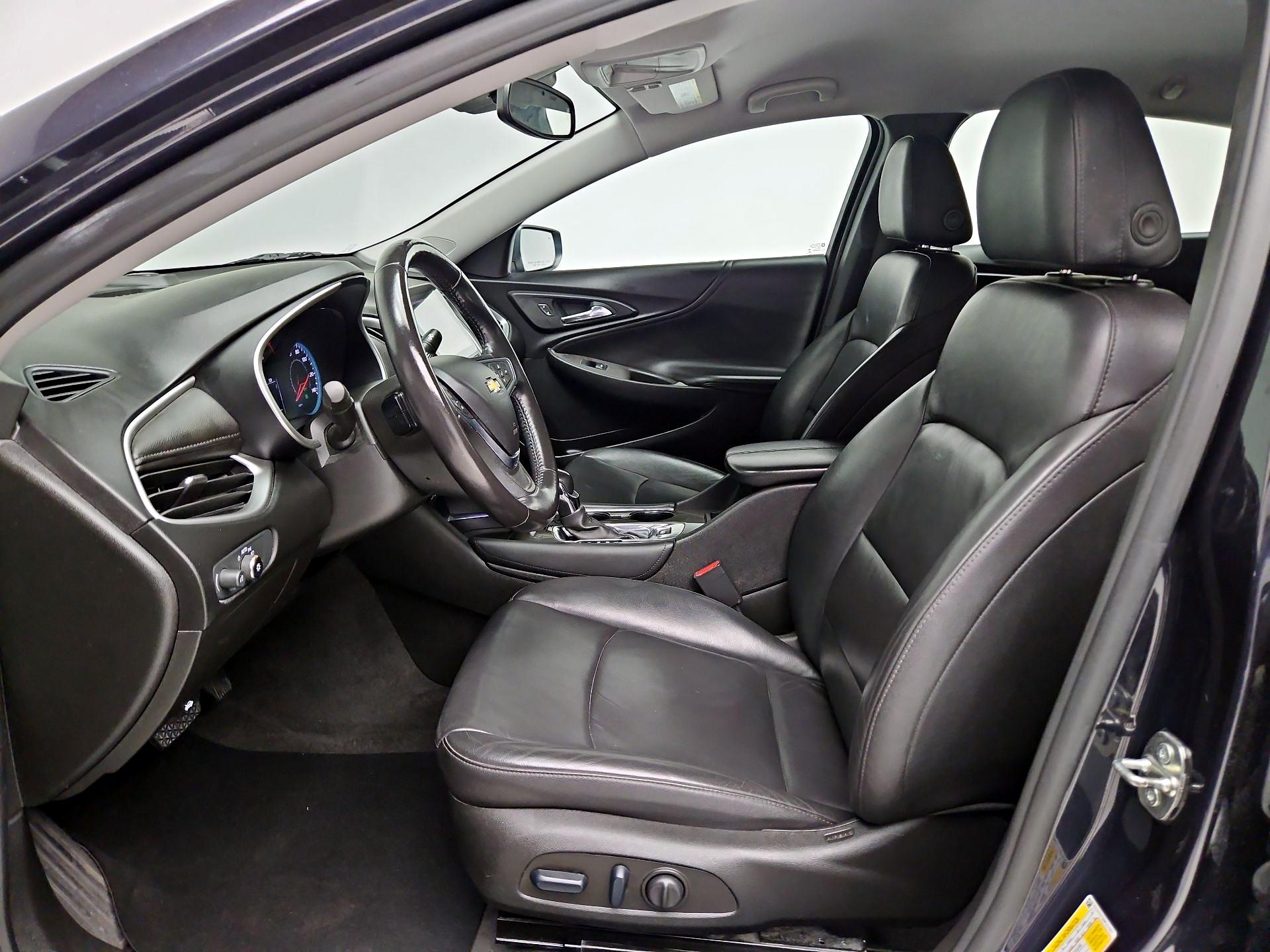 Thumbnail: 2022 Chevrolet Malibu - 11